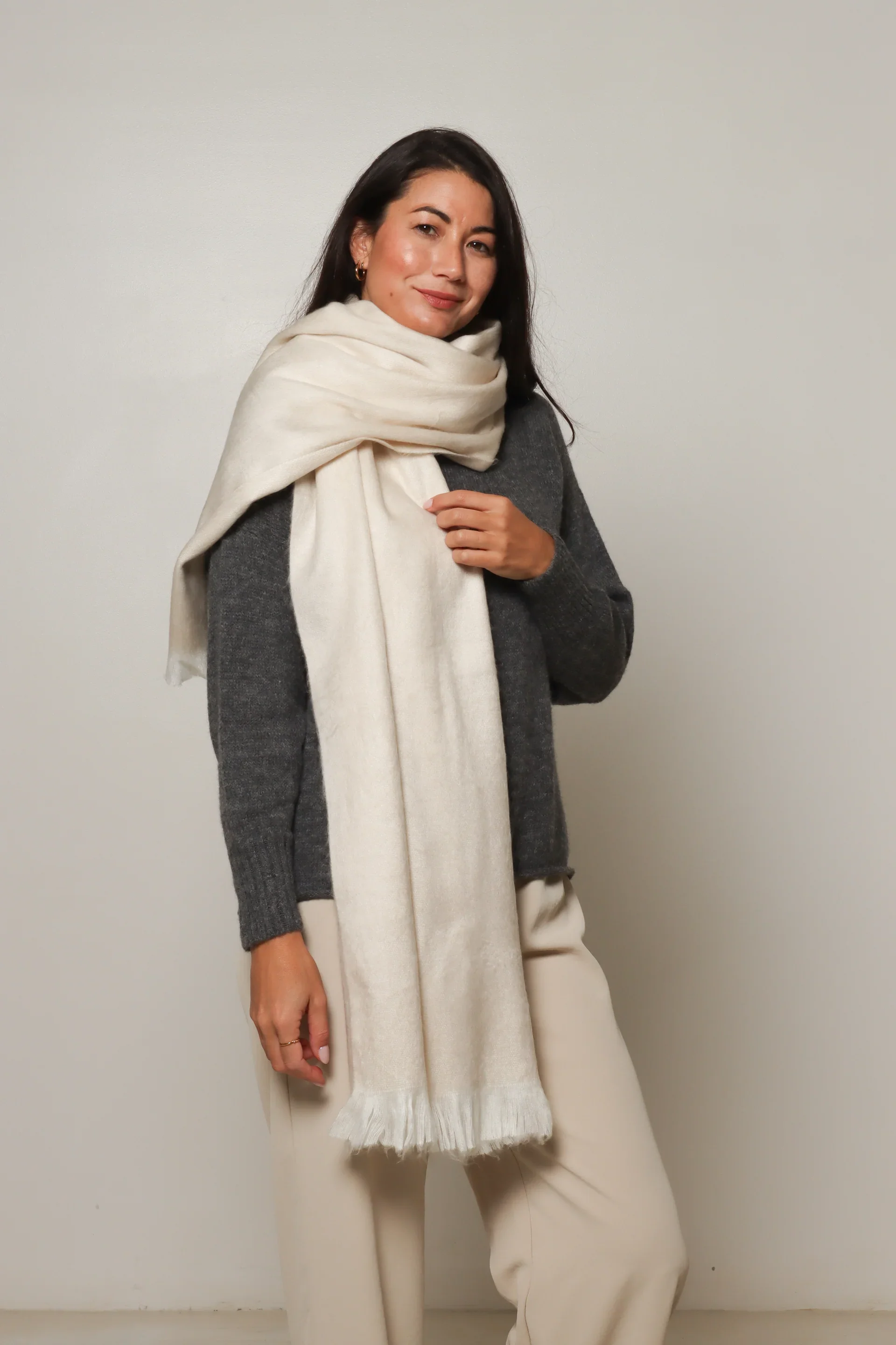 la-sierra-classic-alpaca-scarf-cream-yackandandah.webp