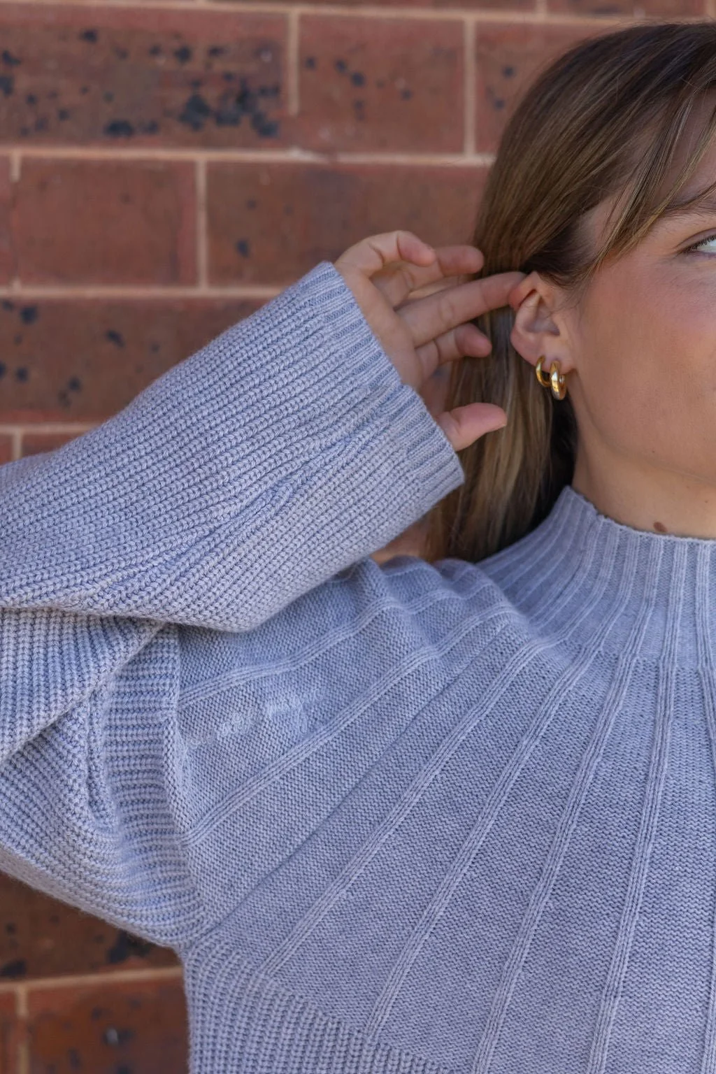 womens-gray-cashmere-wool-knit-details.jpg