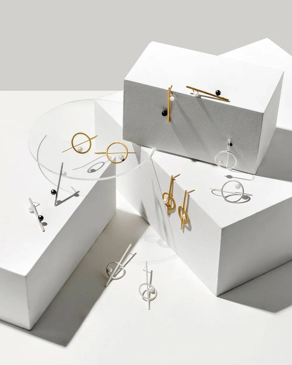 yisu-cross-section-pearl-earrings.jpg