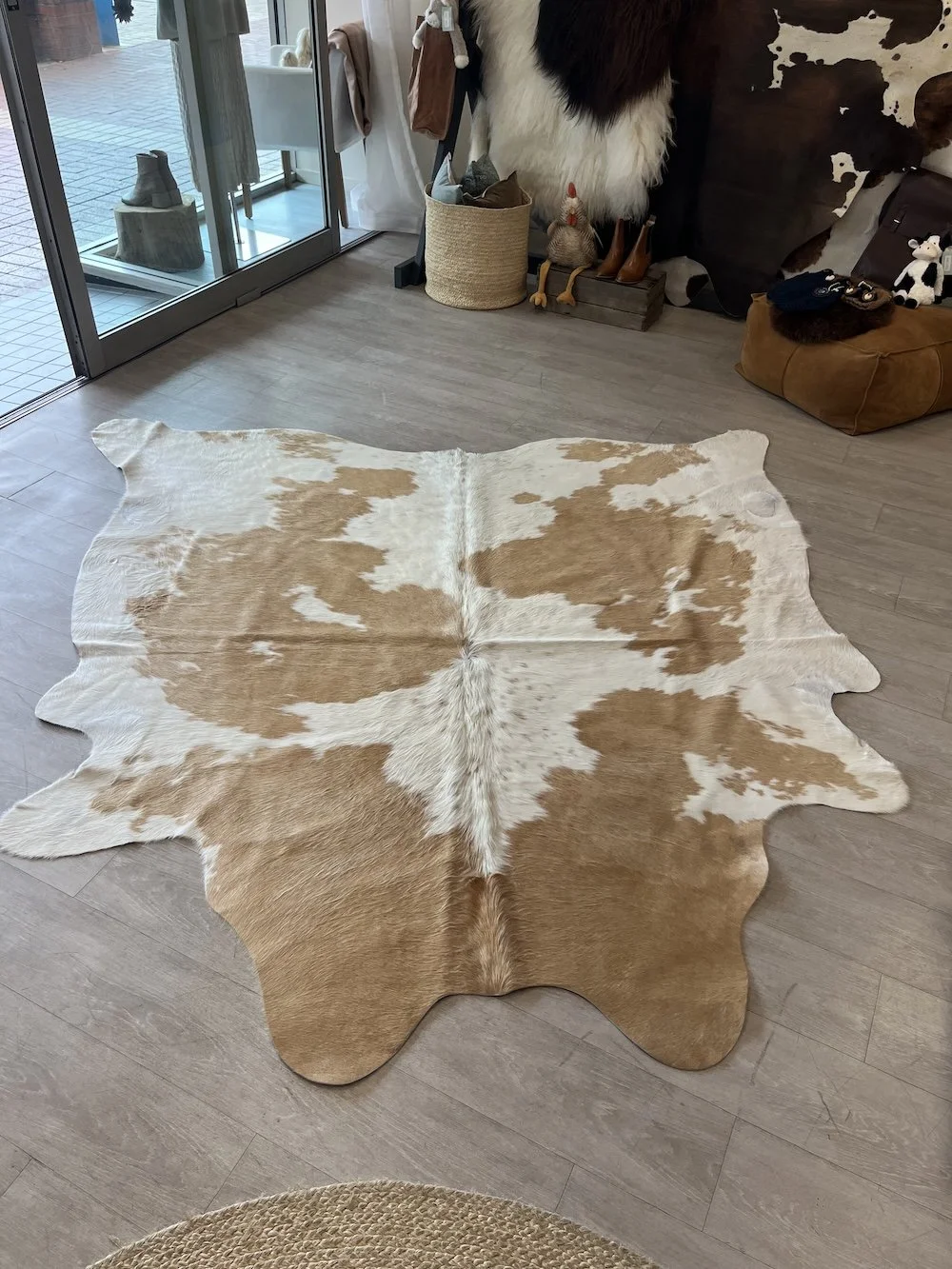 Cowhide 3 - White and Honey XL