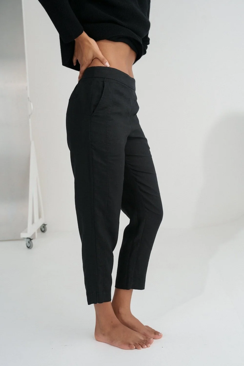 black-linen-emer-pant.jpg