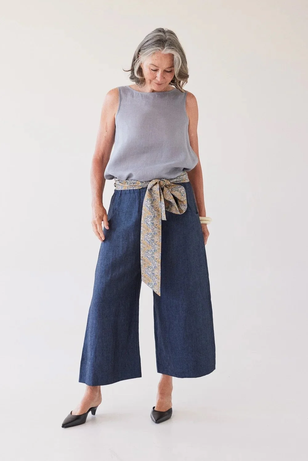 evas-sunday-oliver-pant-navy-albury.jpeg