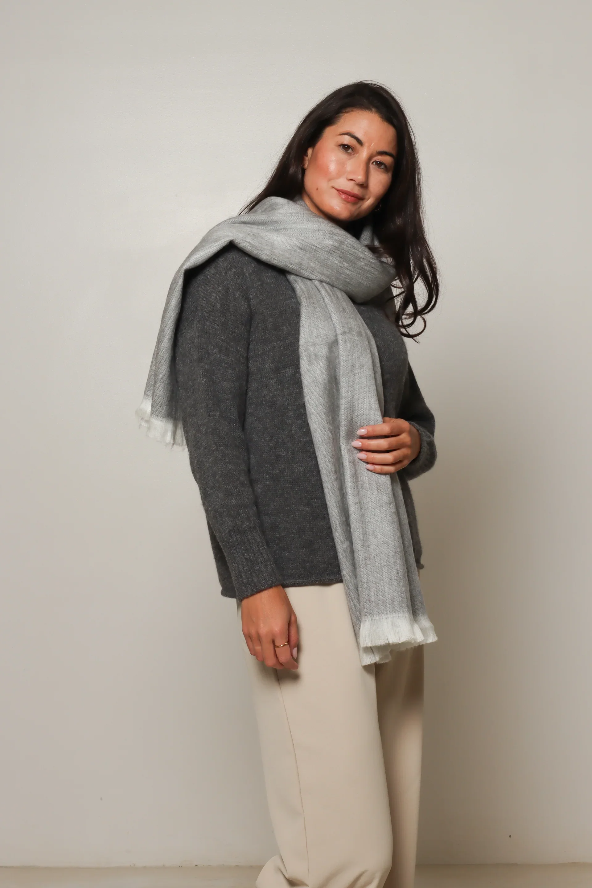 la-sierra-classic-alpaca-scarf-grey-yackandandah.webp