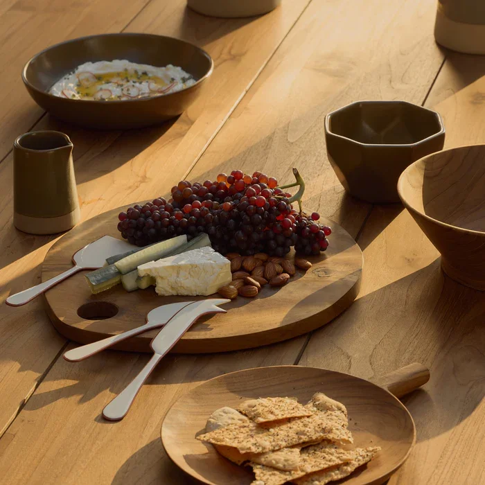 inartisan-iko-teardrop-cheese-board.webp