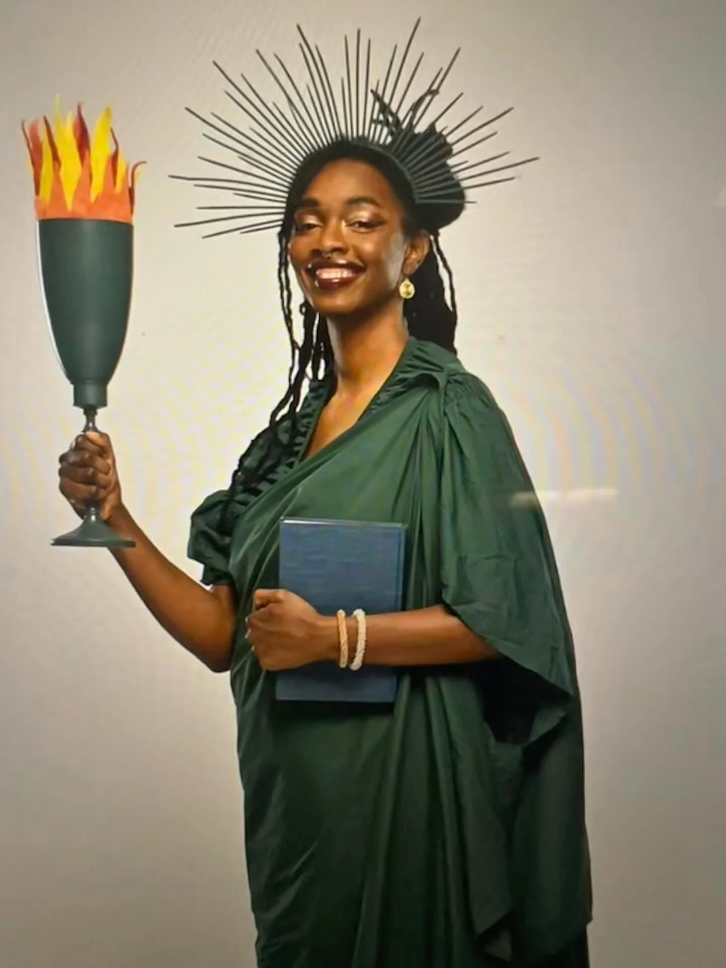 Serving fifth-grade field trip nostalgia ✨ 
Had so much fun shooting this look for @goodwillintl 2025 Look Book 💚 Powered by a little thrift magic @dcgoodwill 🗽 #GoodwillFinds #DIYCostume #StatueOfLiberty #ThriftQueen #GoodwillLookBook #HappyHallow