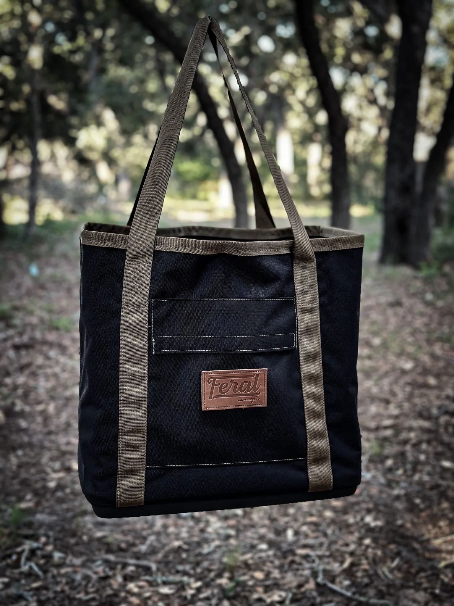 Black_Tote_Hanging_1024x1024@2x.webp