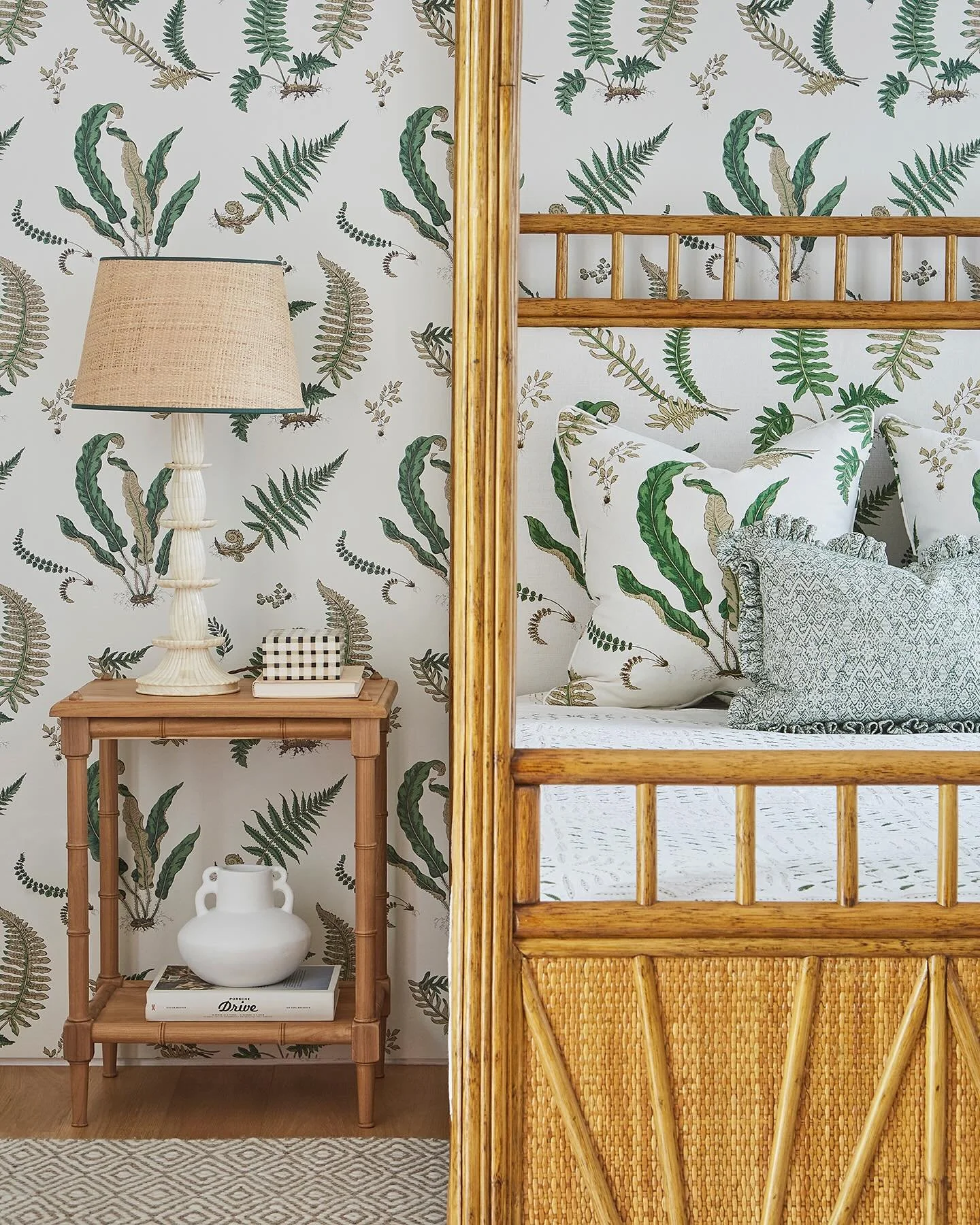 Always been in love 💚 with this stunning Ferns wallpaper from @gpjbaker created by the textile designer Joseph M.Doran. Originally based on a series of botanical drawings during the 1700&rsquo;s 🌿🌿 It was the perfect choice for the Guest Bedroom o