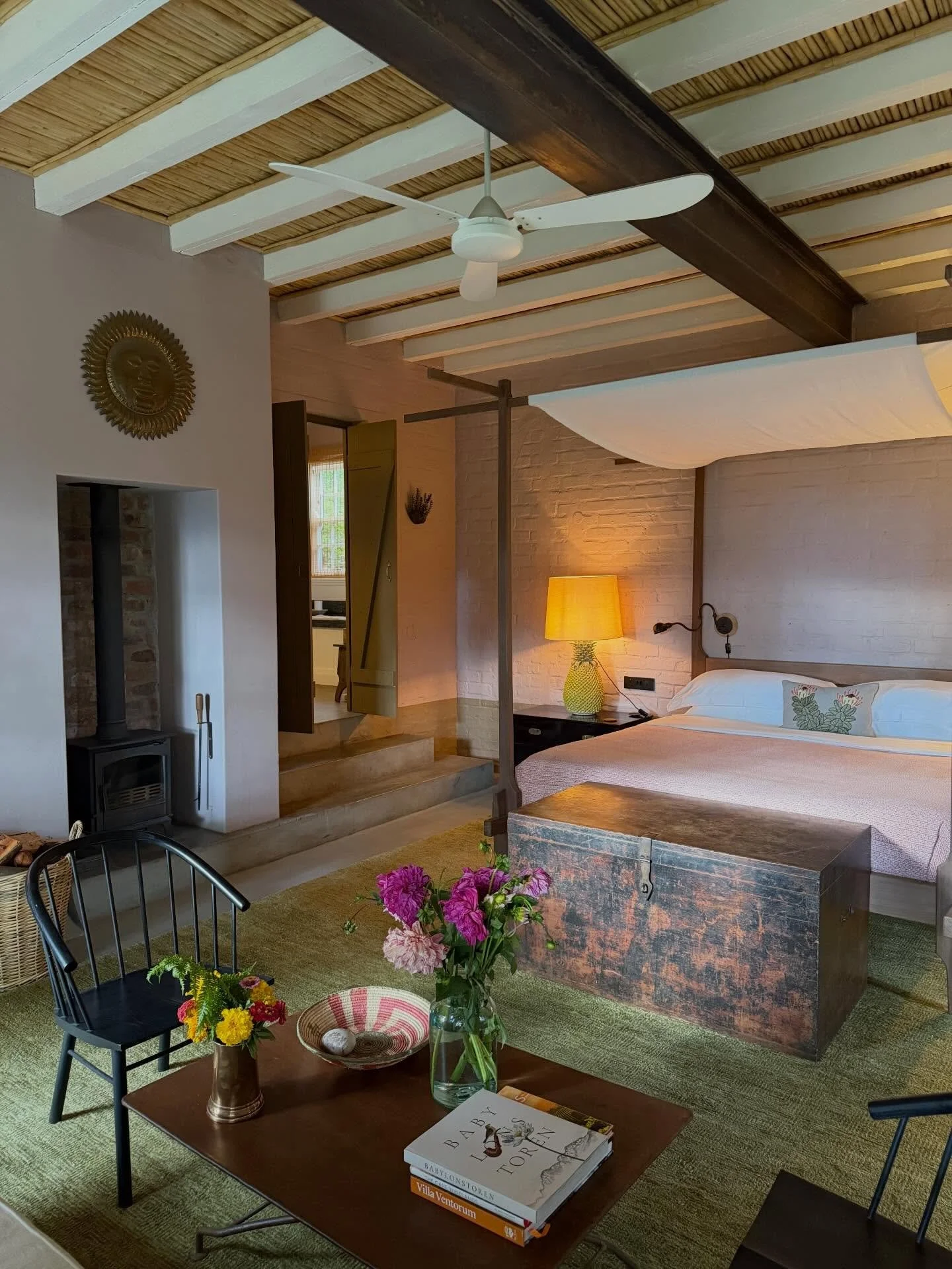 A stunning stay @7koppies set in the Cape Winelands owned by @jamesjayasundera and @marcludolf. Surrounded by breathtaking views from which its namesake &ldquo; koppies&rdquo; is taken meaning rugged hills. They have created a truly charming farmstea