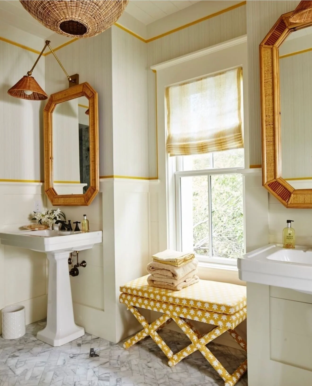 Hello June ☀️ Sunny yellows, stripes, plenty of white, wood and rattan is always a happy combination! Here are some of our current favs! 💛

@lchinteriors 
@noelpittmandesign 
@summerthorntondesign 
@markdsikes_interiors 
@pinterest 
@luislaplace