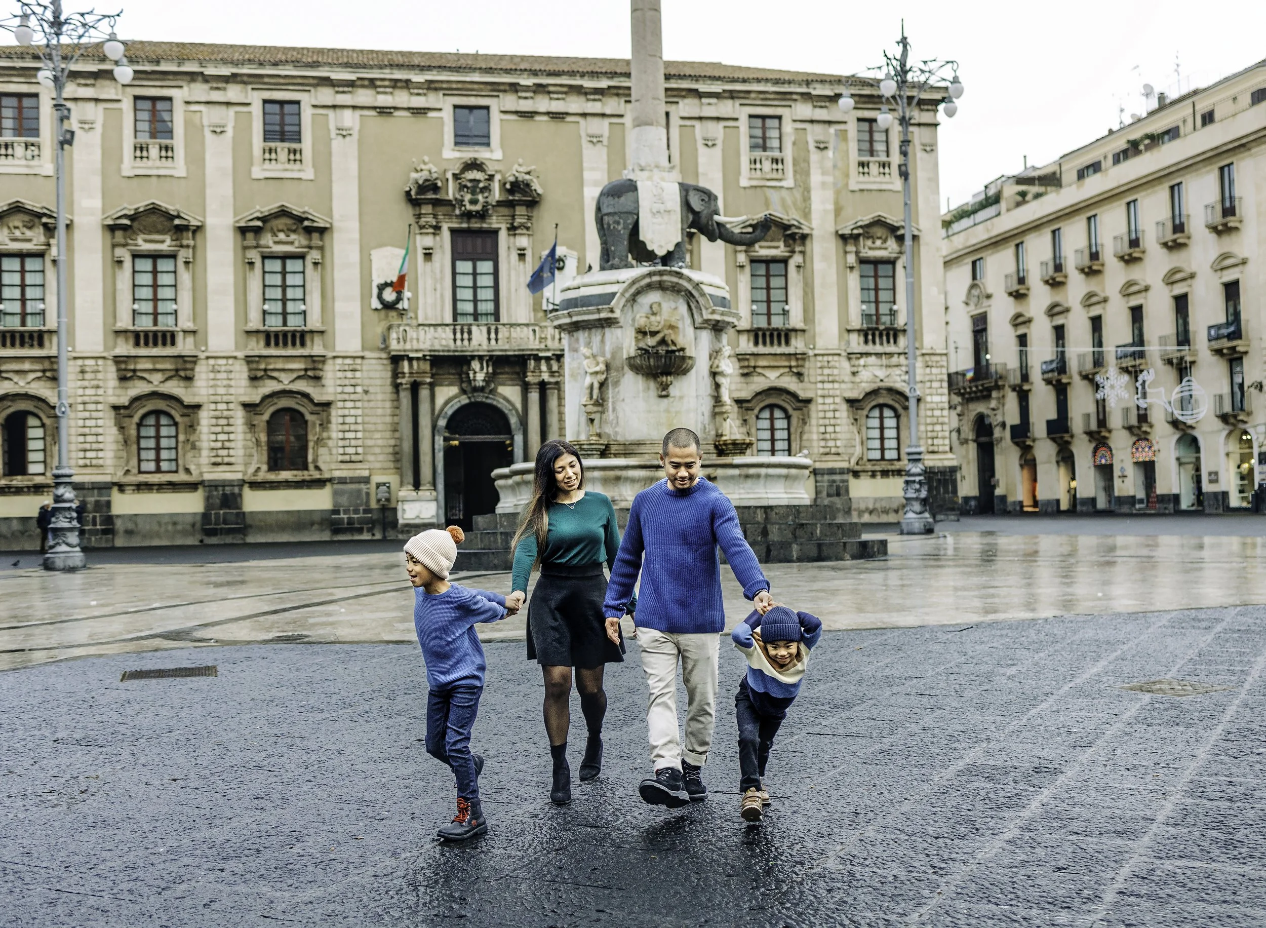 Family photoshoot in Catania Doumo Piazza (Elephant square)