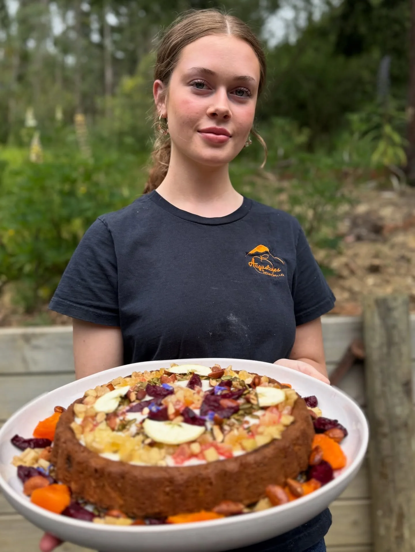 Coming in for a birthday celebration? Let us take care of the cake!🎂 

Here&rsquo;s Esm&eacute; with today&rsquo;s gluten-free, dairy-free carrot cake &mdash; and it was an absolute hit.

Tell us what you love, and we&rsquo;ll see what we can create