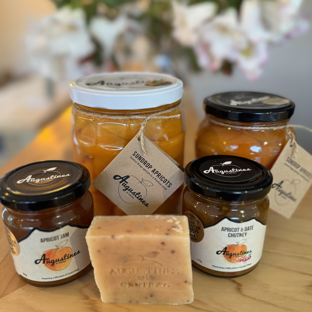 The Augustines Apricot Set.png