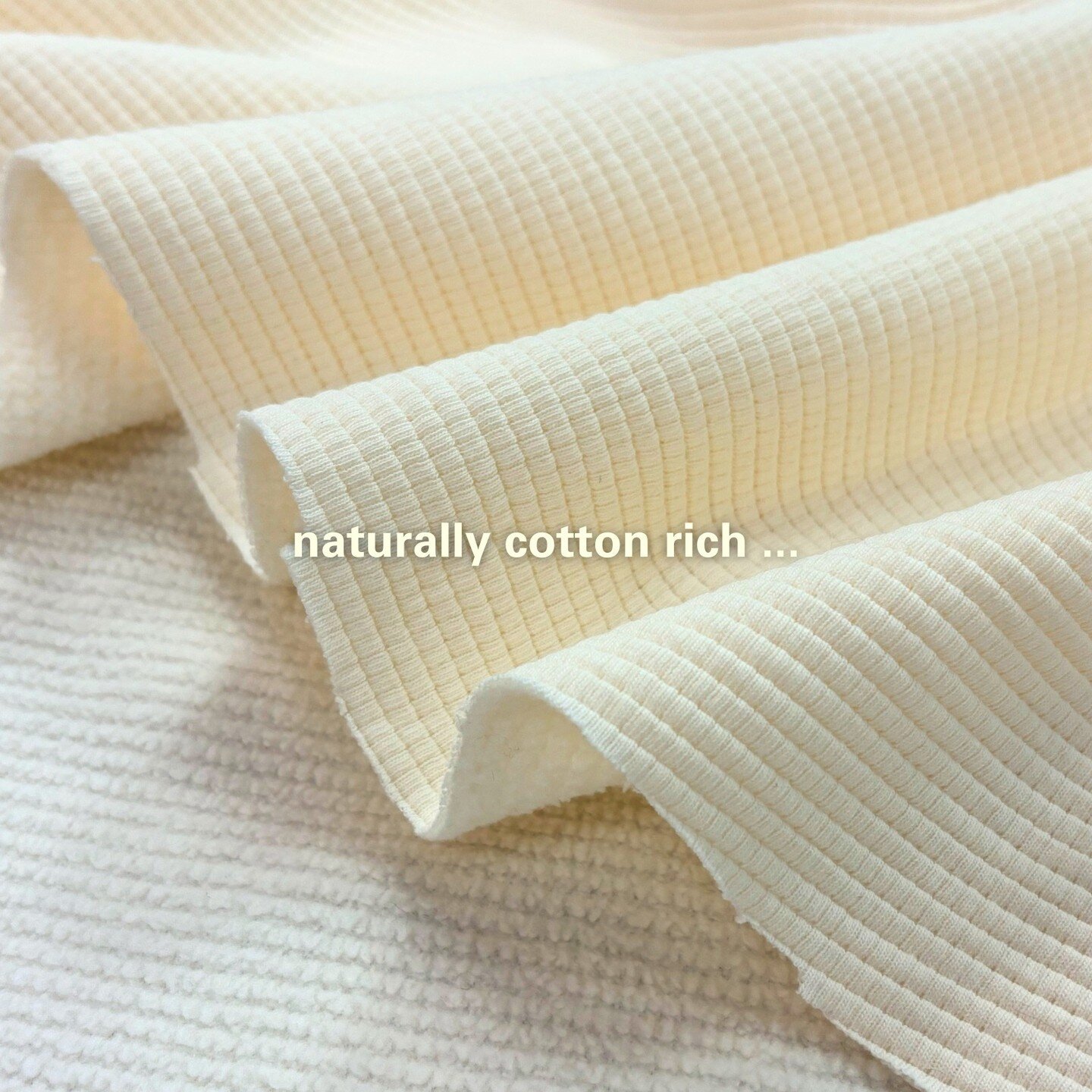 Are you passionate about cotton? 🧵🌱
Dive into a world of extraordinary cotton blends! 😍 
Discover our stunning collection showcased online or experience it firsthand at our latest exhibition fairs.
-
💠Item: SK9262 | Content: Cotton + Polyester | 