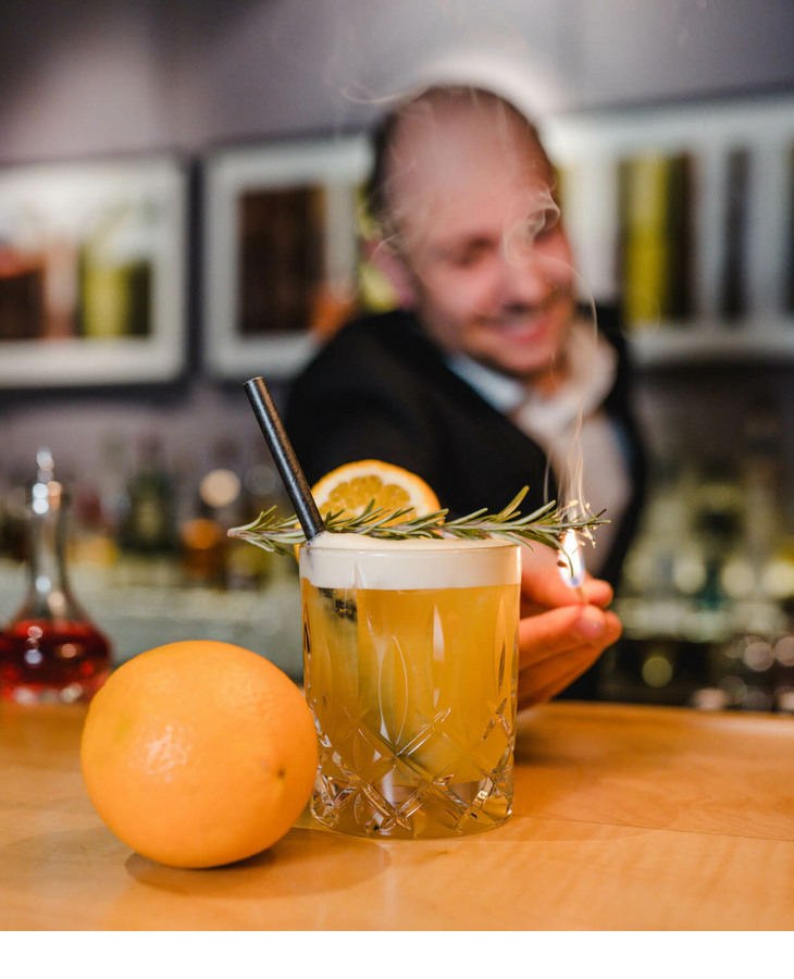 __csm_the-louis-hotel-muenchen-sparkling-bar-flammender-cocktail-c-spotlight-marketing-gmbh_8329e640_9f5c09079b662ebbe6583e22efc9577a.png