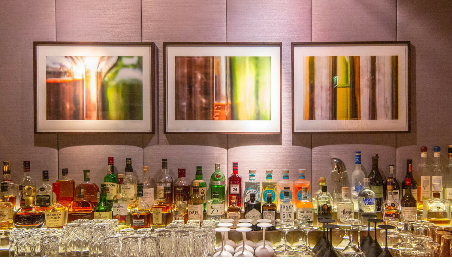 __csm_louis-hotel-muenchen-bar-glaeser-flaschen-c-doreh-schuetz_605b04b066_37703d3c13f42129aebfba5d1b2b8e2b.png