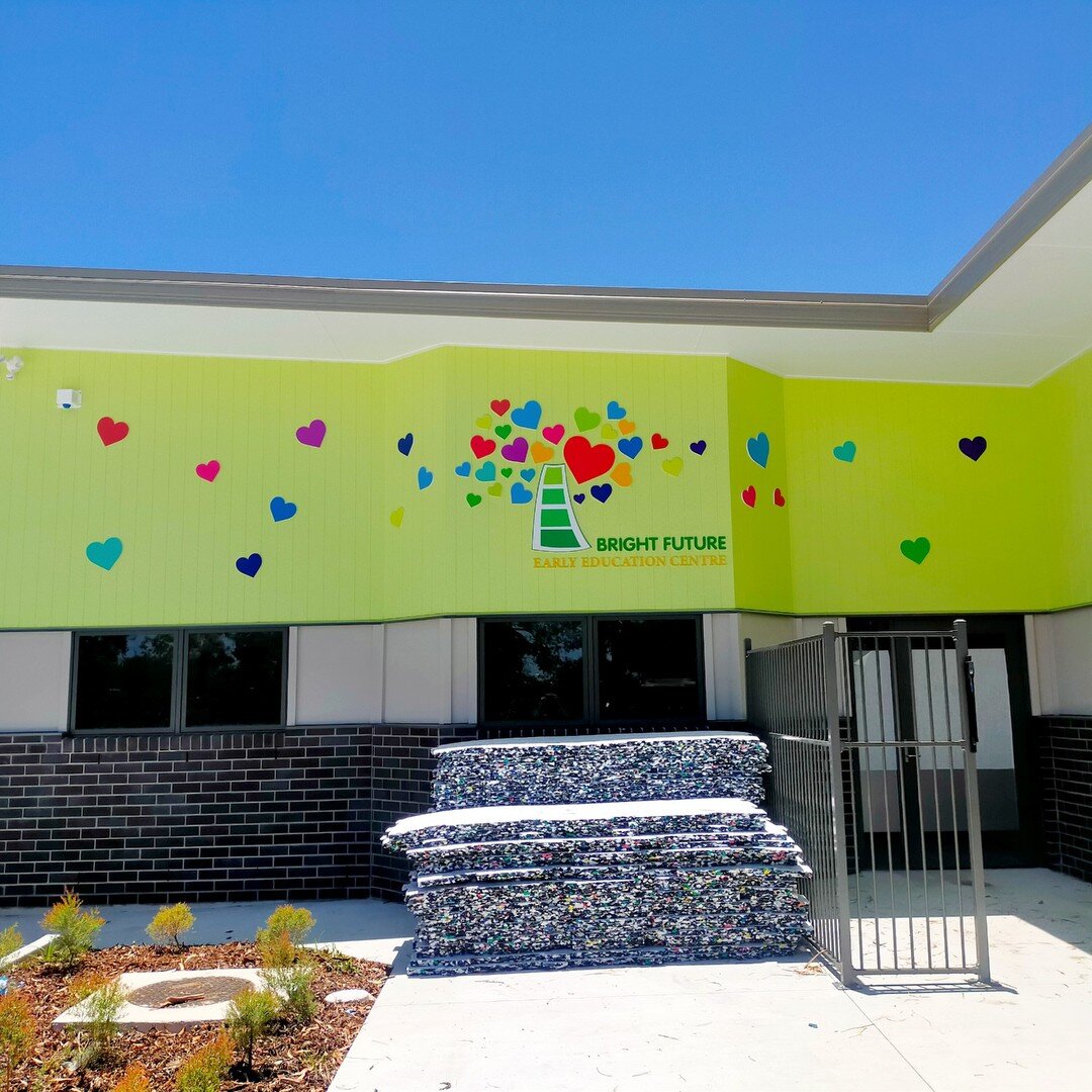 We loved creating this colourful fit-out signage for Bright Future Early Education Centre in Park Ridge.
@brightfutureeec 
.
.
.
#limesigns #fitoutsigns #retailsigns #windowsigns #signage #signs #businessigns #branding #retailsignage #brisbanesigns #