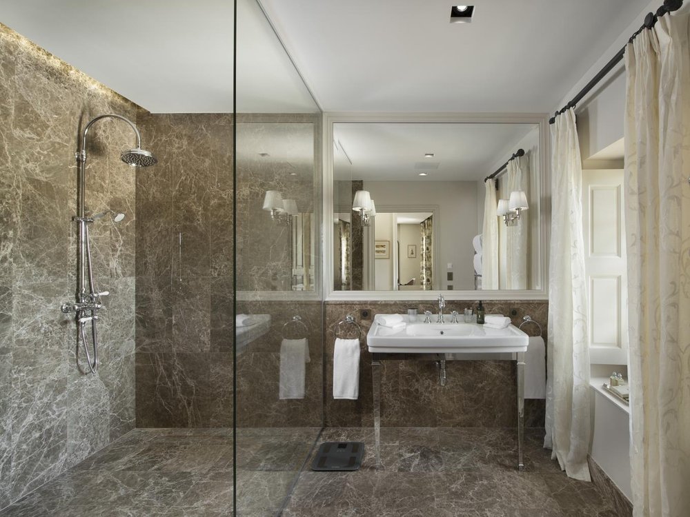 Chateau-dEstoublon-Provence-Bathroom-5.jpeg