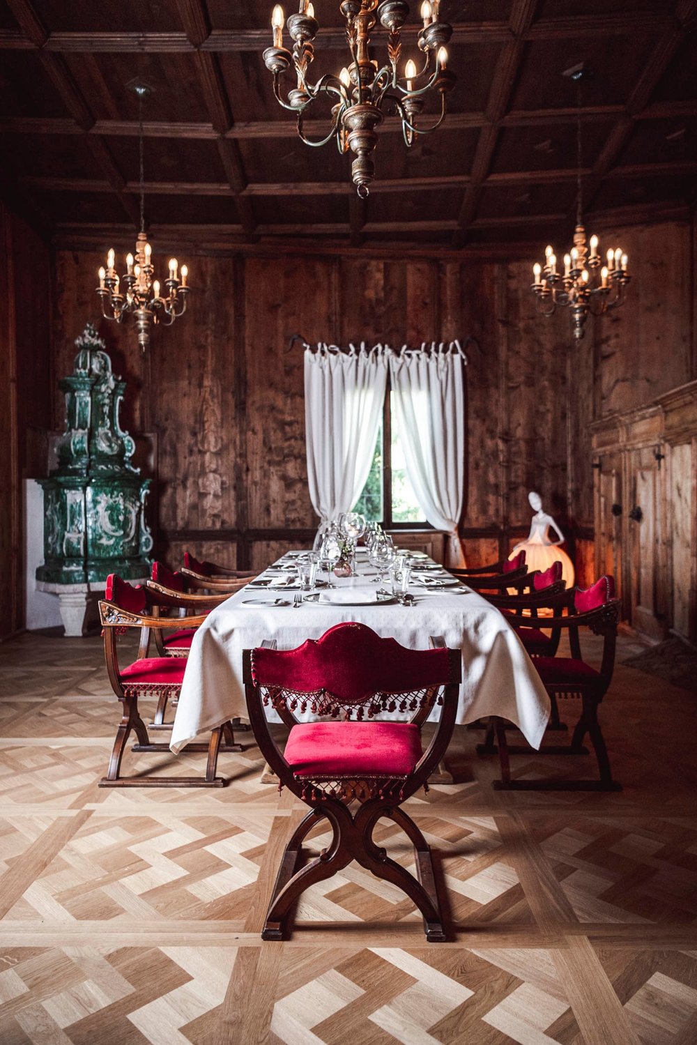 Castel-Fragsburg-Schloss-historisch-Hotel-Rittersaal.jpeg