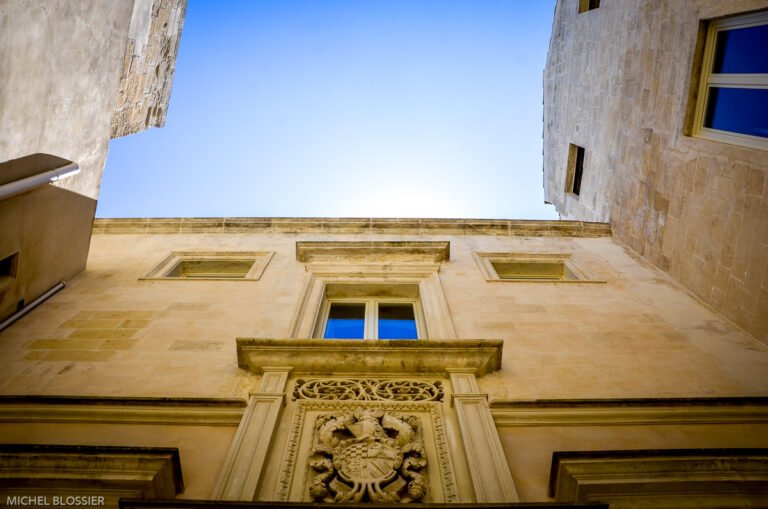 Palazzo_Maresgallo_-_dimora_storica_-_b_b_-_luxury_-_Lecce_-_Salento_-_Holiday_-_vacanza_-_facciata_esterna_-_portone_Michel_Blossier-768x509.jpeg