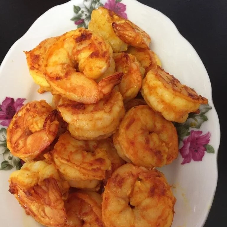 This recipe is a perfect combination for you prawn lovers out there! A simple salt and tumeric after taste to every crunchy bite on the succulent prawns is enough to satisfy your seafood cravings. Simple to cook and great for health. Perfect as a si…