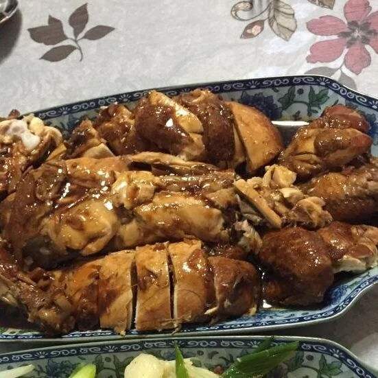 The braised chicken is a delicious recipe that takes advantage of the chicken’s natural sweetness and enhances it with a well seasoned sauce. Wonderful dish to eat with plain rice, or even on it’s own!