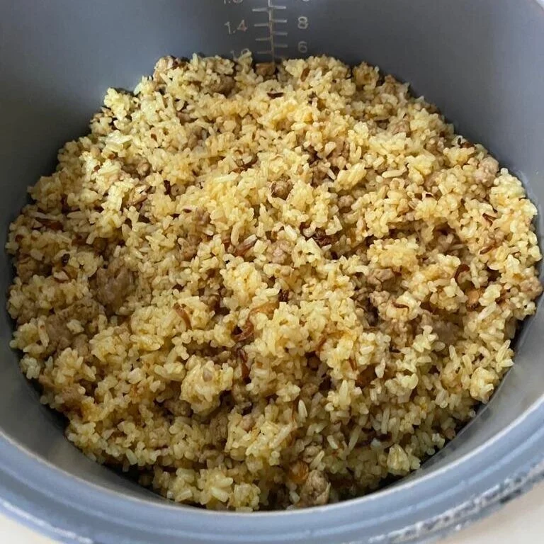 This is one of my family’s favourite recipe that is very simple to cook. This dish is not spicy like your normal curry, but ensuring that every mouthful of rice comes with a curry essence and fragrant aroma.