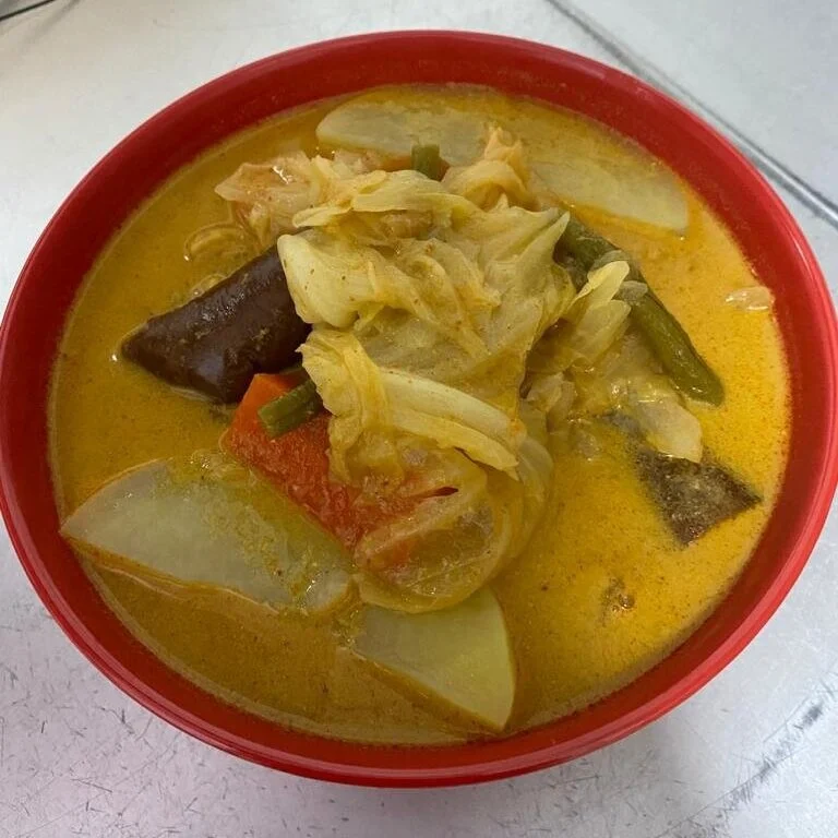 The vegetable curry is a wonderful sumptuous mix of colorful vegetables with aromatic curry spices. You can eat this either by itself or use it to compliment with plain rice through generous portions! Once you try this recipe, you and your family ar…