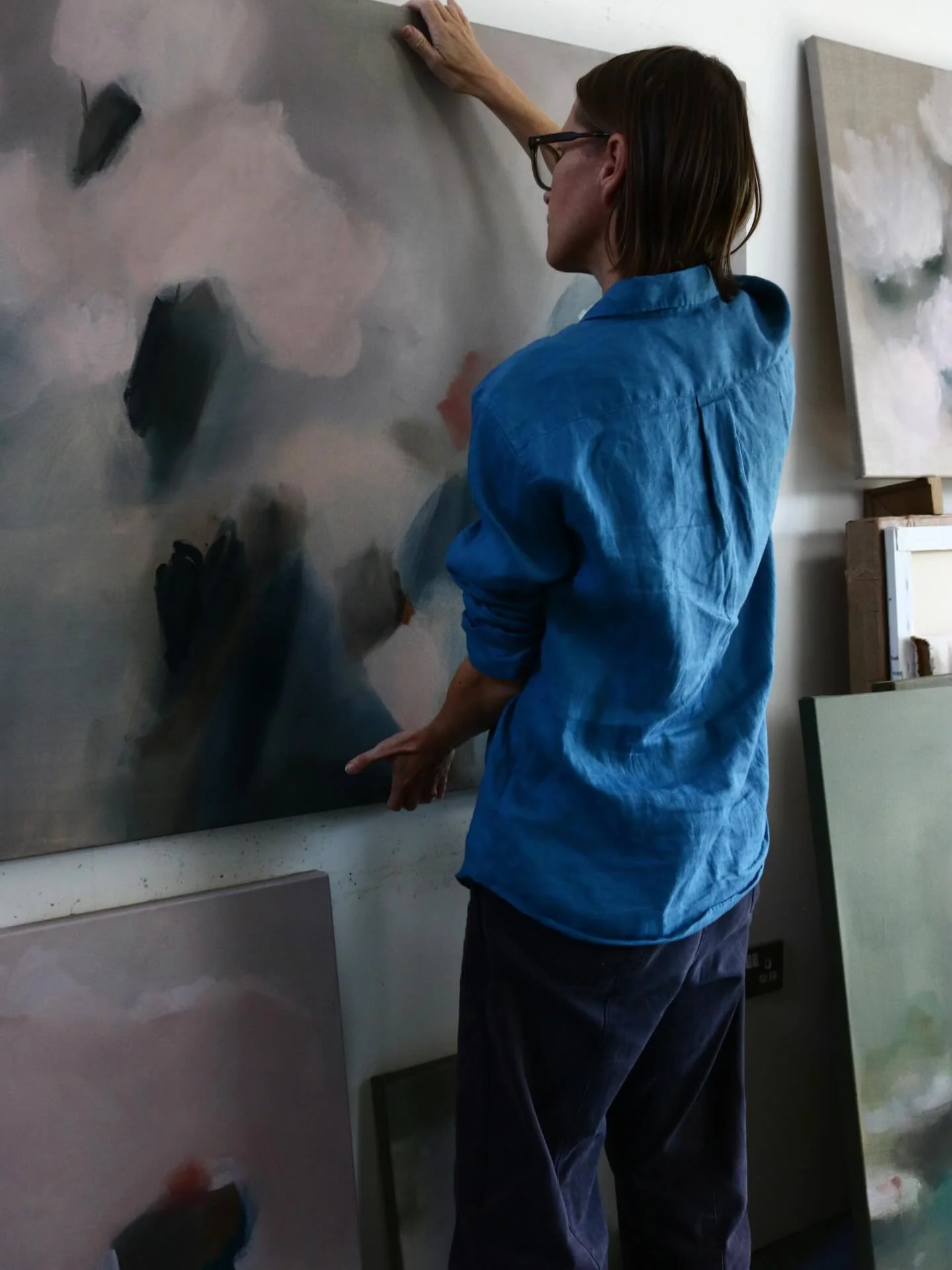 A little glimpse back to August, when the studio was full of canvases for the collection that just launched with @tappancollective I&rsquo;m thrilled (and a bit stunned!) that over half have already found homes. 
You can see more through the link in 