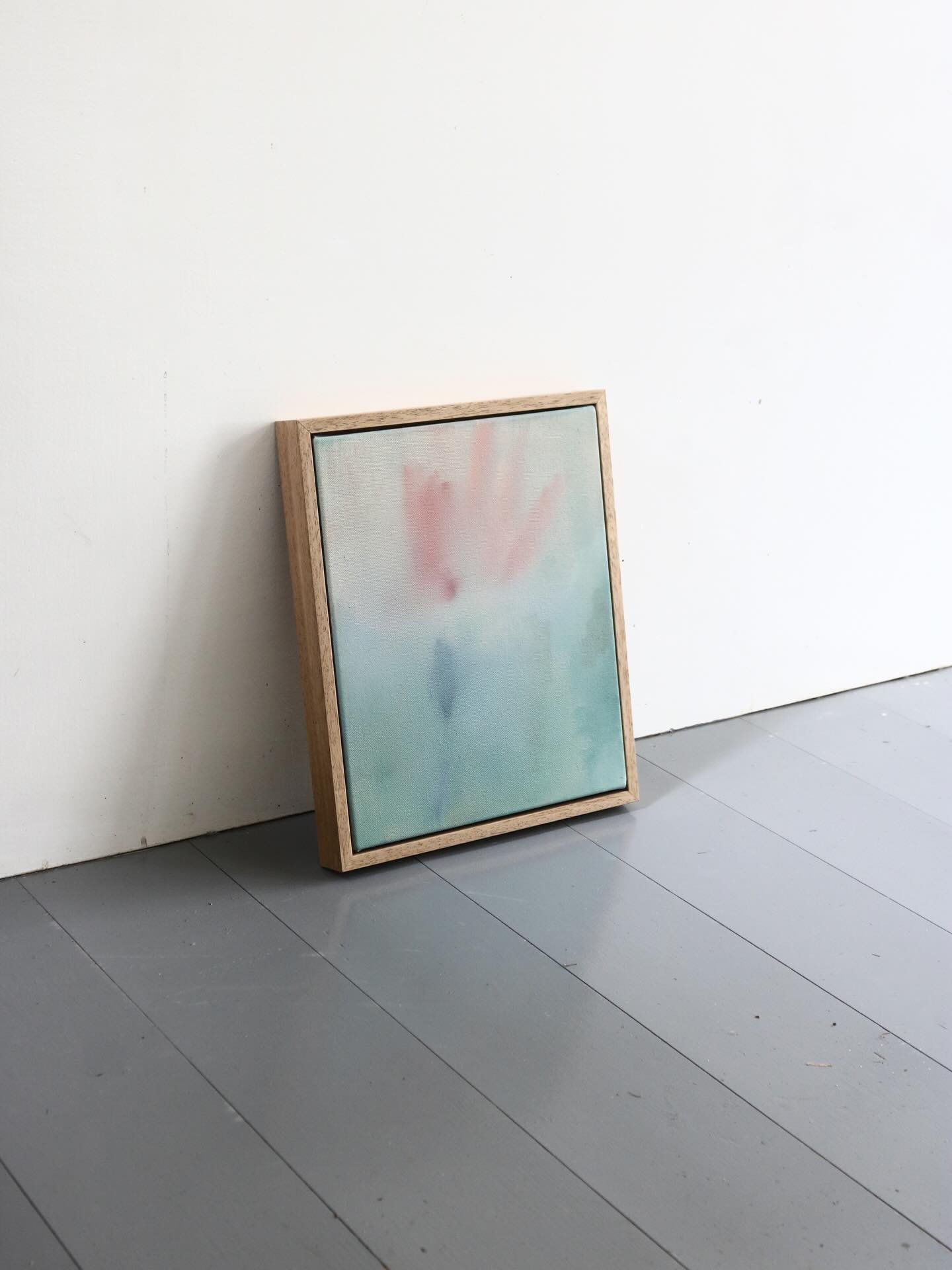 In this small, intimate painting I wanted to reduce botanical forms to colour and gesture 🌱

&lsquo;Lucid Fold&rsquo;
Acrylic on canvas
33 x 27.5 x 3.5 cm
Tray framed

@partnershipeditions