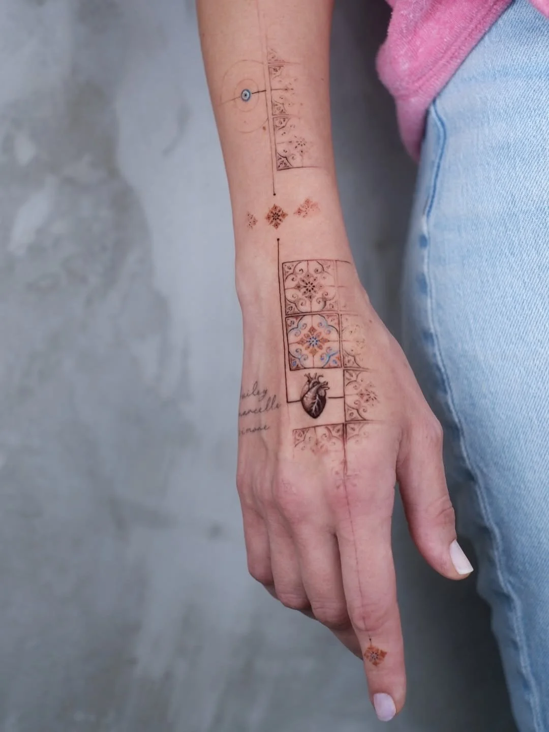 With roots in architecture and sculpture, Ege (@egeonatgezer) brings a surrealistic perspective to tattooing. 

His work weaves nature-inspired elements with textile and abstract motifs, resulting in intricate, otherworldly designs.

Explore his port