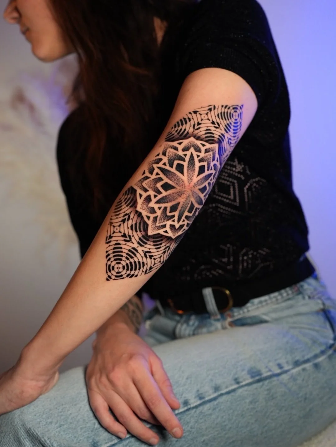 From flawless dotwork to pioneering animated tattoos, Remy&rsquo;s (@remybtattoo) geometric designs don&rsquo;t just sit on skin &ndash; they move, breathe, and redefine what tattooing can be.

To request an estimate for your project with Remy, visit