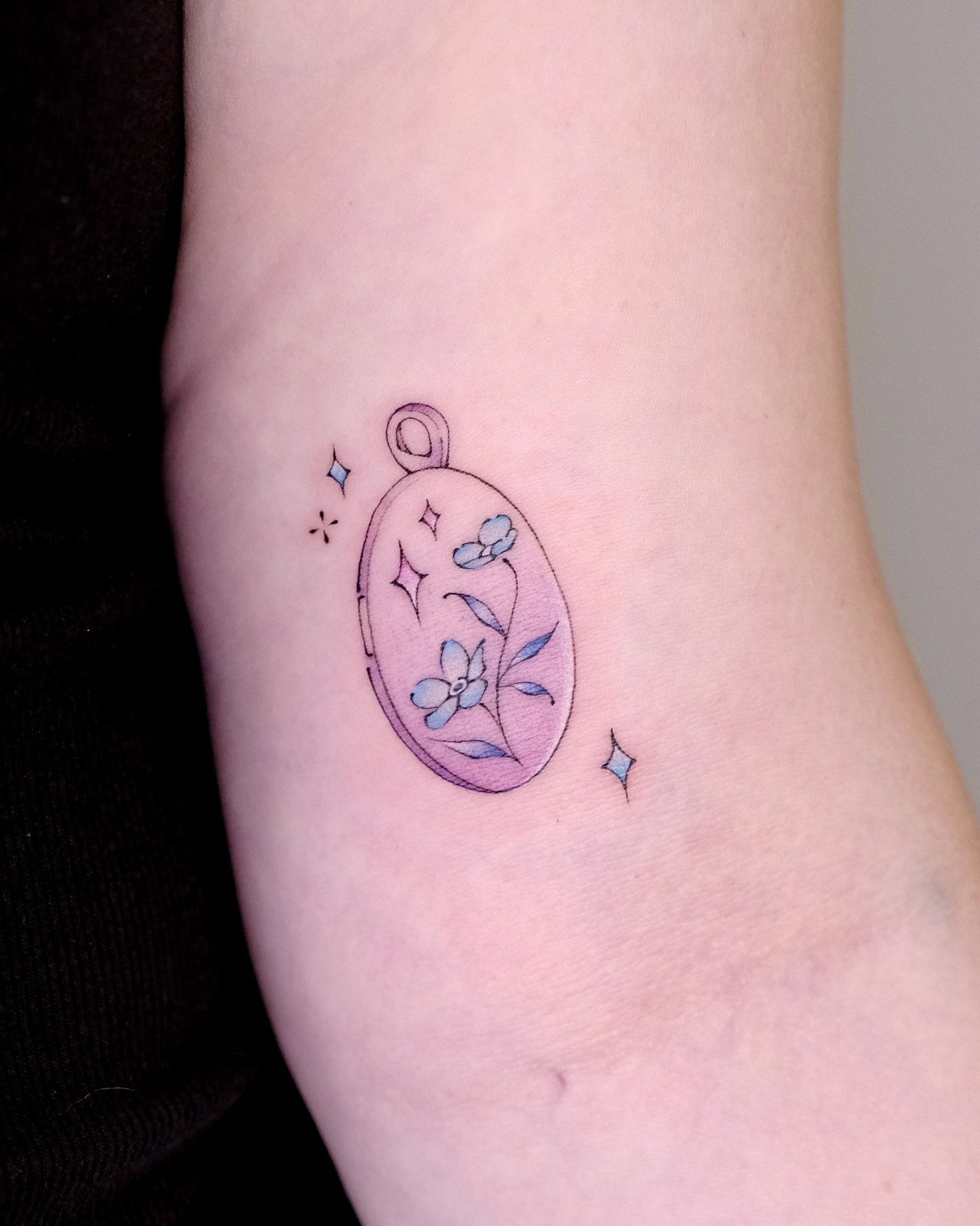 A collection of works by @uwendyxx.tat.

To explore more of Wendy&rsquo;s portfolio visit the link in our bio.

#AtelierEva