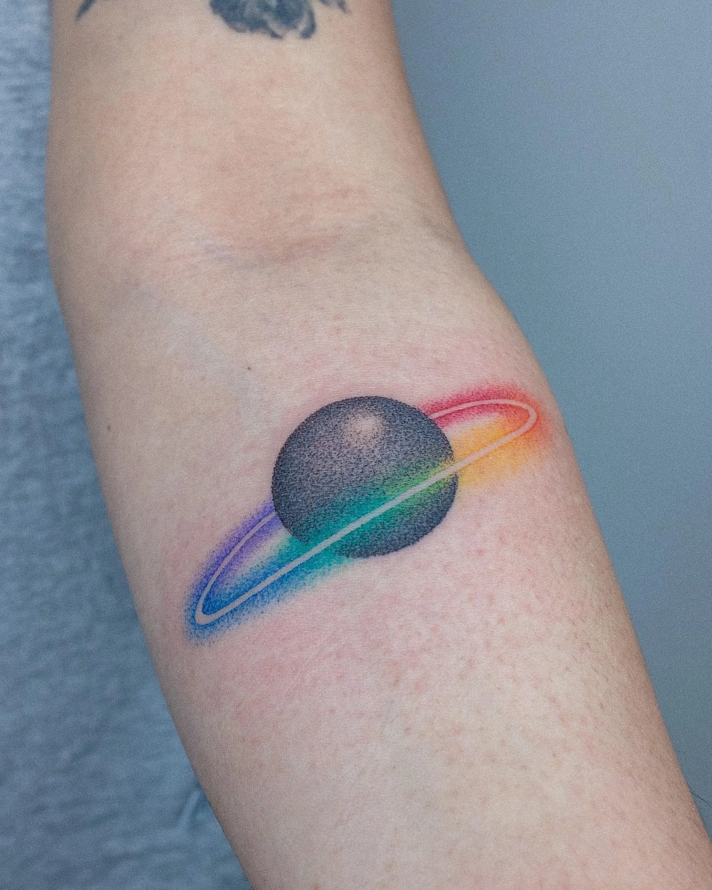 Nano (@pontotattoo) began tattooing in Argentina over a decade ago, dedicating his practice exclusively to refining machine-free tattooing. 

Known for vibrant, illustrative compositions that blend pop art and abstract elements, his work highlights t