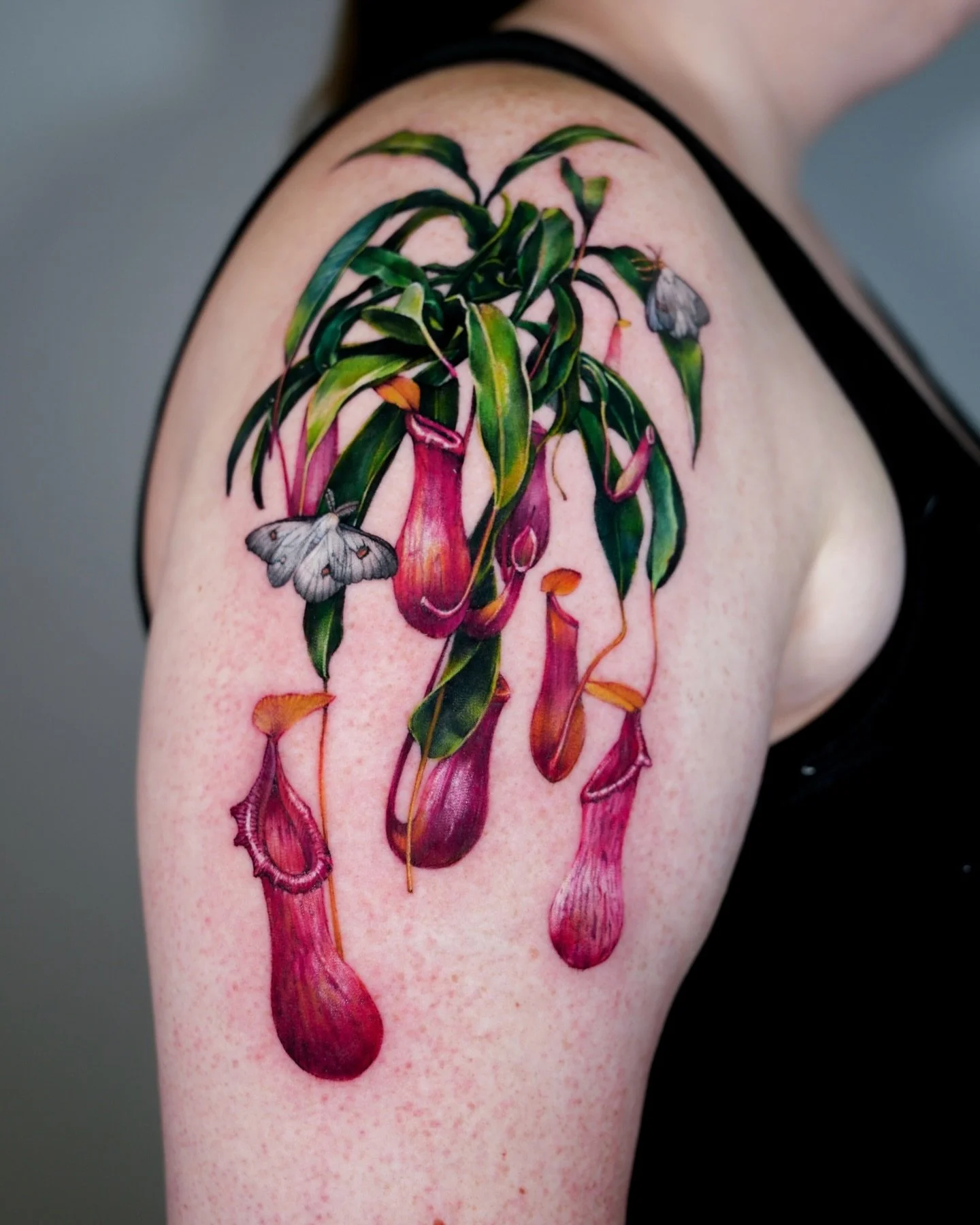 Chou&rsquo;s (@chou_tatt) tattoos range from intimate micro-realist works to larger-scale compositions with immersive atmosphere and tone.

To start a project with Chou or explore more of her portfolio, visit the link in our bio.

#AtelierEva