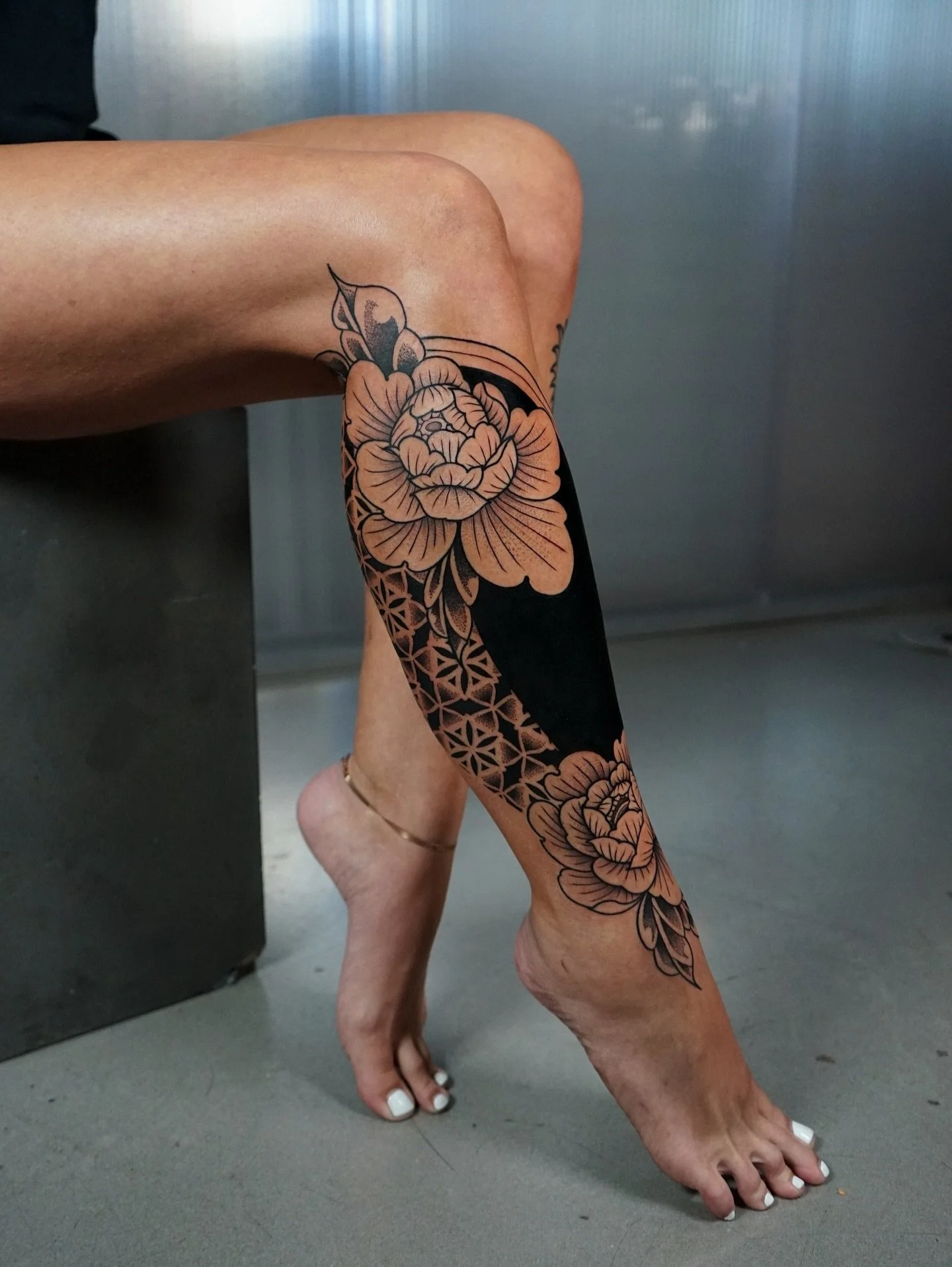 Remy (@remybtattoo) is known for his distinctive ornamental geometric style. 

He crafts intricate patterns that pushed the boundaries of tattoo art, blending precision with creativity.

Book with Remy at the link in our bio.

#AtelierEva