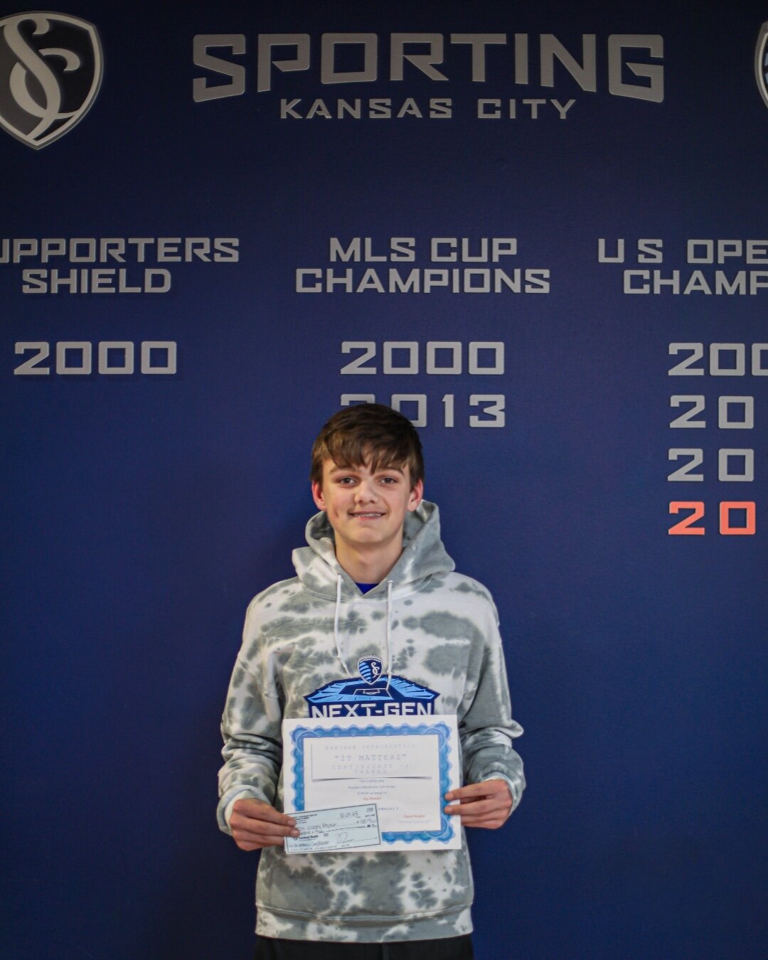 The season of giving gives back 🎁

@sportingkawvalley player Jeg Randol chose to support The Victory Project through his orthodontist, Ranjbar Orthodontics!

He raised, donated, and delivered $100 to the @SportingKC offices to support The Victory Pr