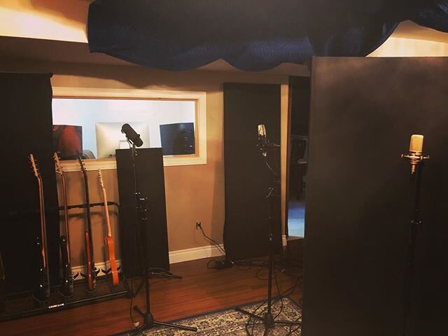 Mics, absorption panels, guitars and moving blankets. Sounds great in here! 👍 the @mojaveaudio ma-300 here was the mic I used for the vocals on Lake Life, which releases this Friday!
.
.
.
.
.
.
.
.
.
#newmusic #canadianmusic #newsingle #canadianart