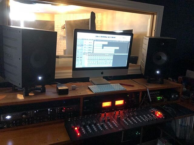 Studio Sunday!
.
.
.
.
.
.
.
.
#homestudio #universalaudio #focalaudio #thunderbay #studiotime #recording #recordingstudio