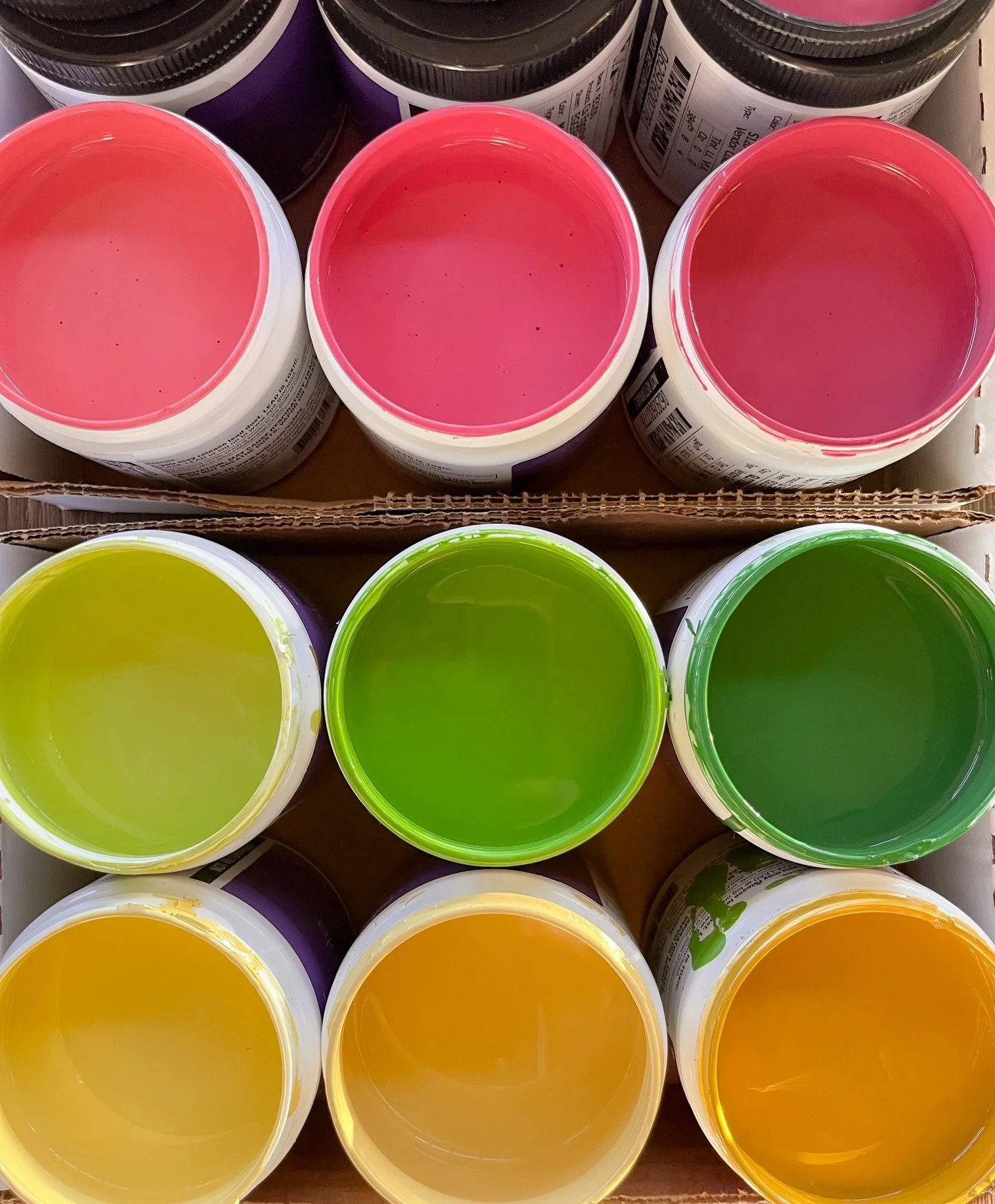 There&rsquo;s nothing quite like changing a space with some paint 🥰. I&rsquo;m working on a super fun mural and I can&rsquo;t wait to show you!