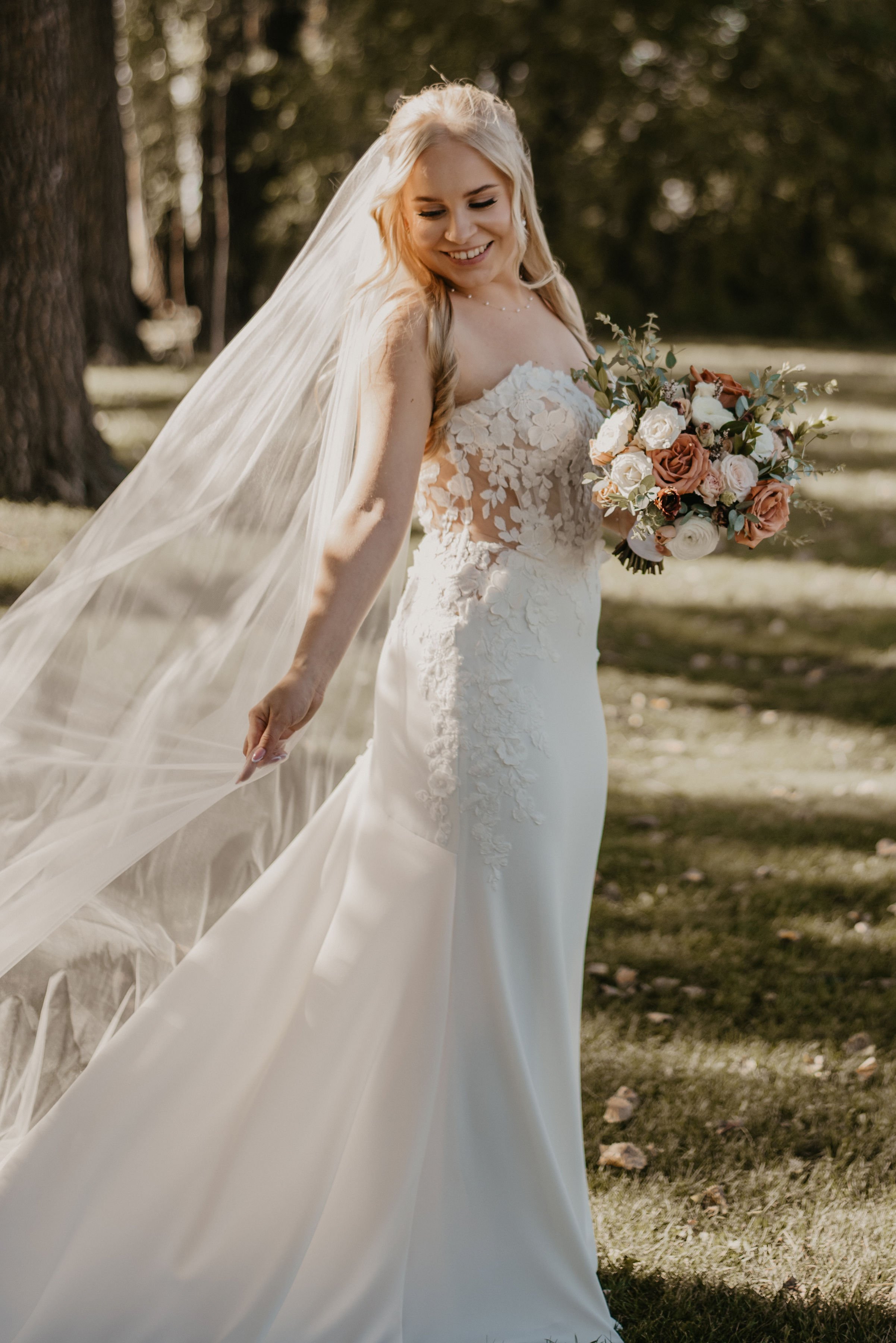 earth_buds_florist_winkler_florist_bridal_bouquets.jpg