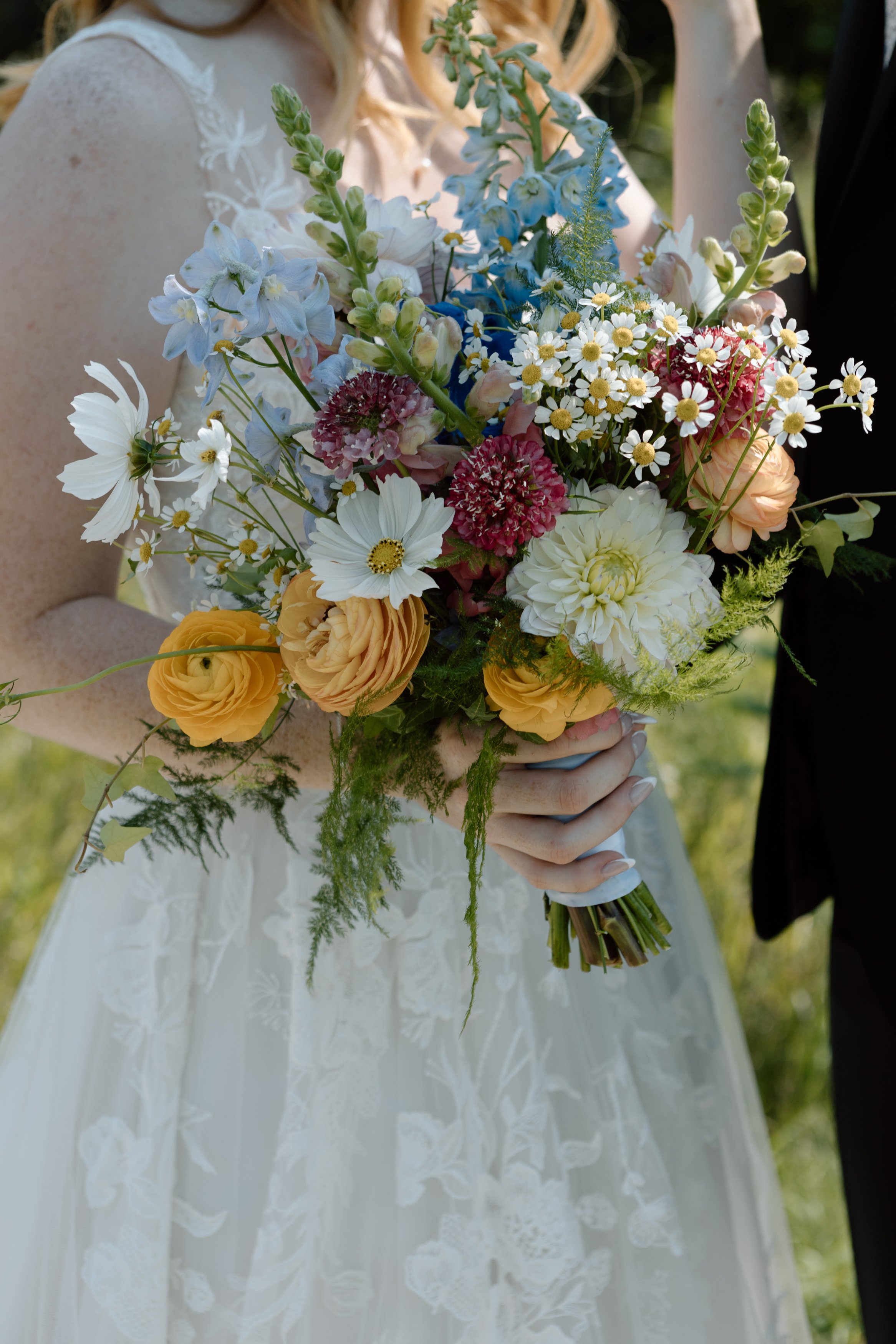 earth_buds_florist_winkler_bridal_bouquets_wildflowers.jpg