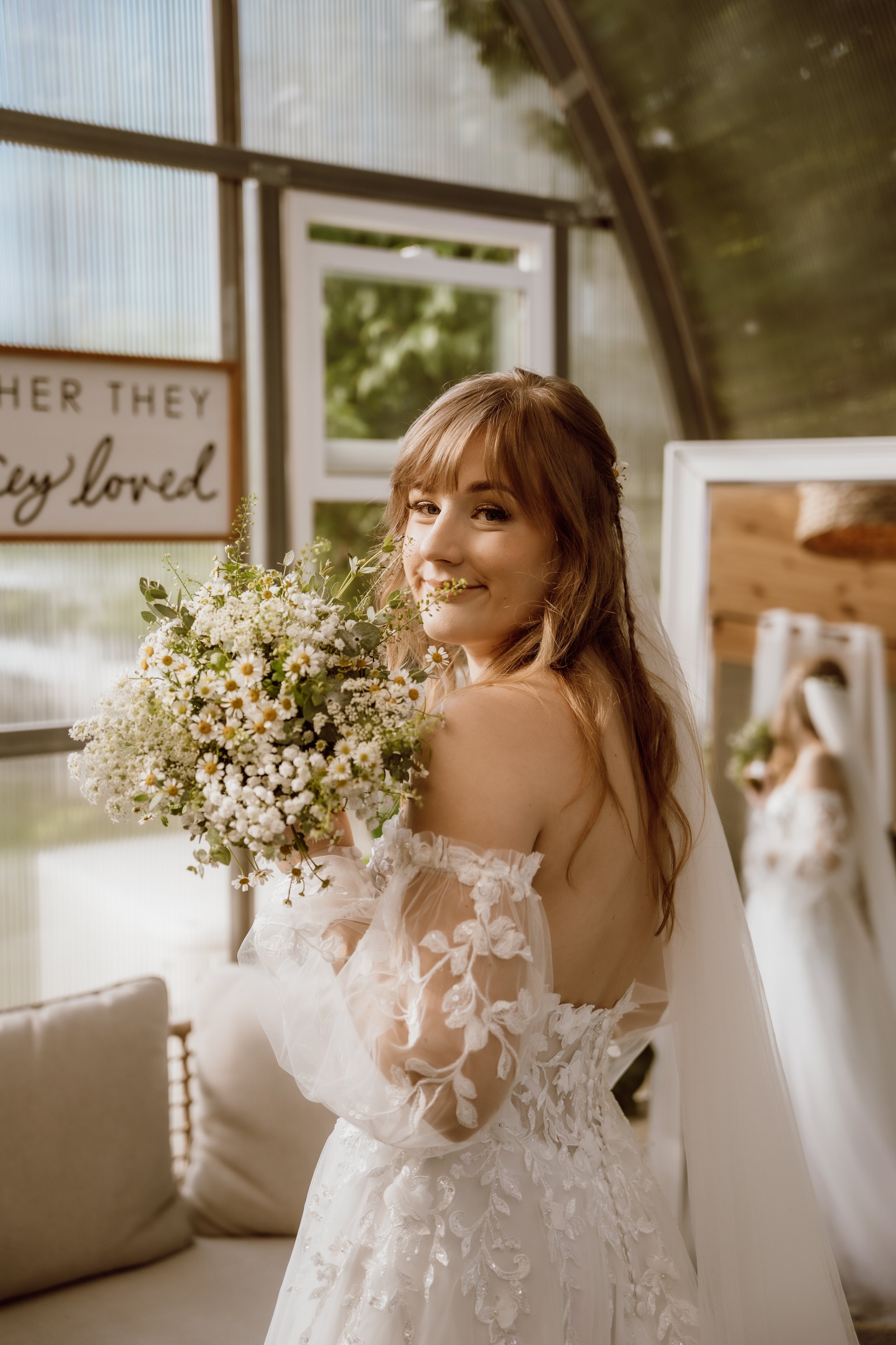 earth_buds_florist_winkler_bridal_bouquets_wedding_flowers_manitoba.jpeg