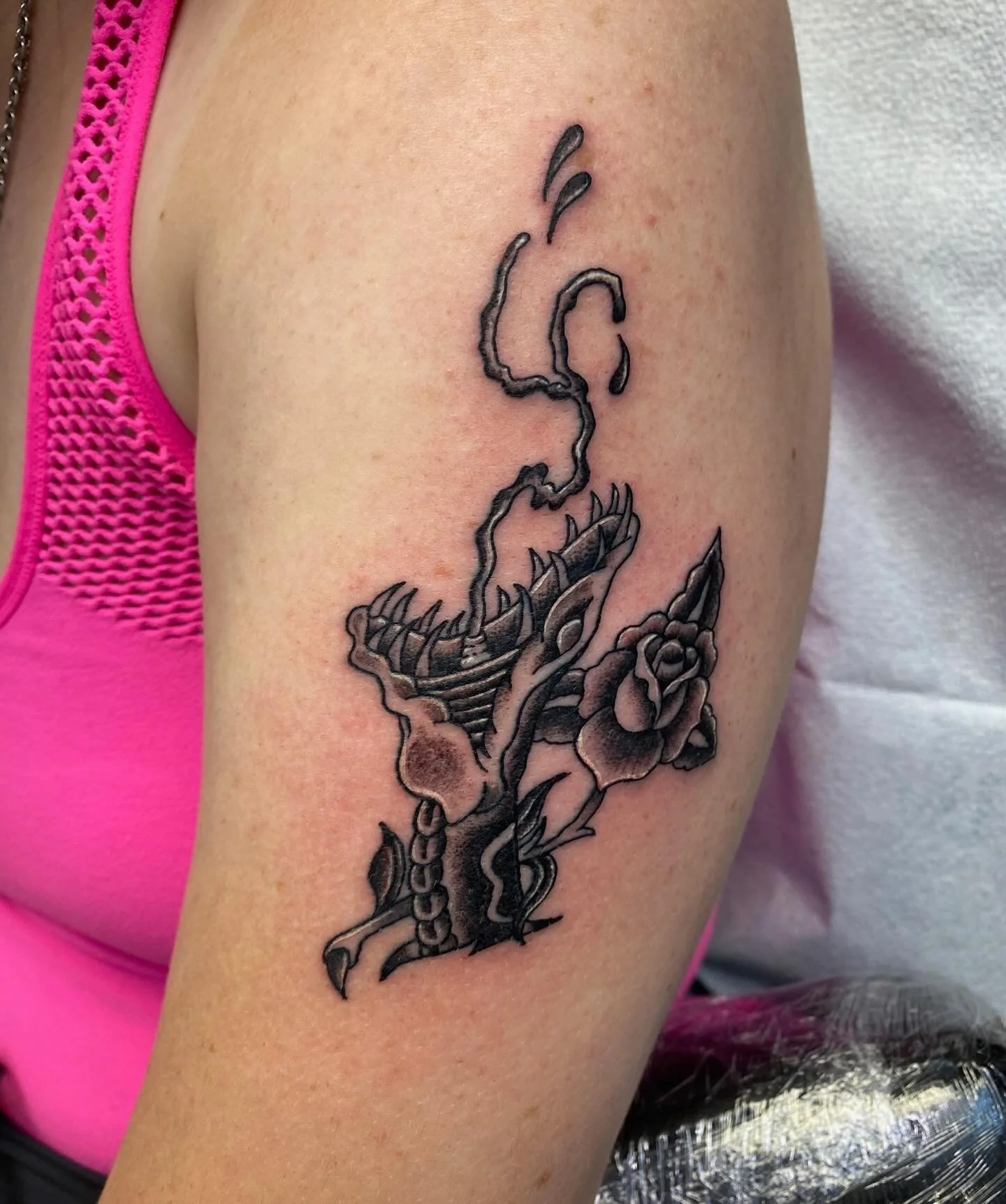 How sick is this snake tattooed by Rich?!?! He&rsquo;s booking now so fill out the form in our bio to book 🐍

#njtattooartist #njtattooshop #njtattoo #bricknj #oceancountynj #radiantenergytattoo #tattoo #snake #snaketattoo #blackandgreytattoo #roset
