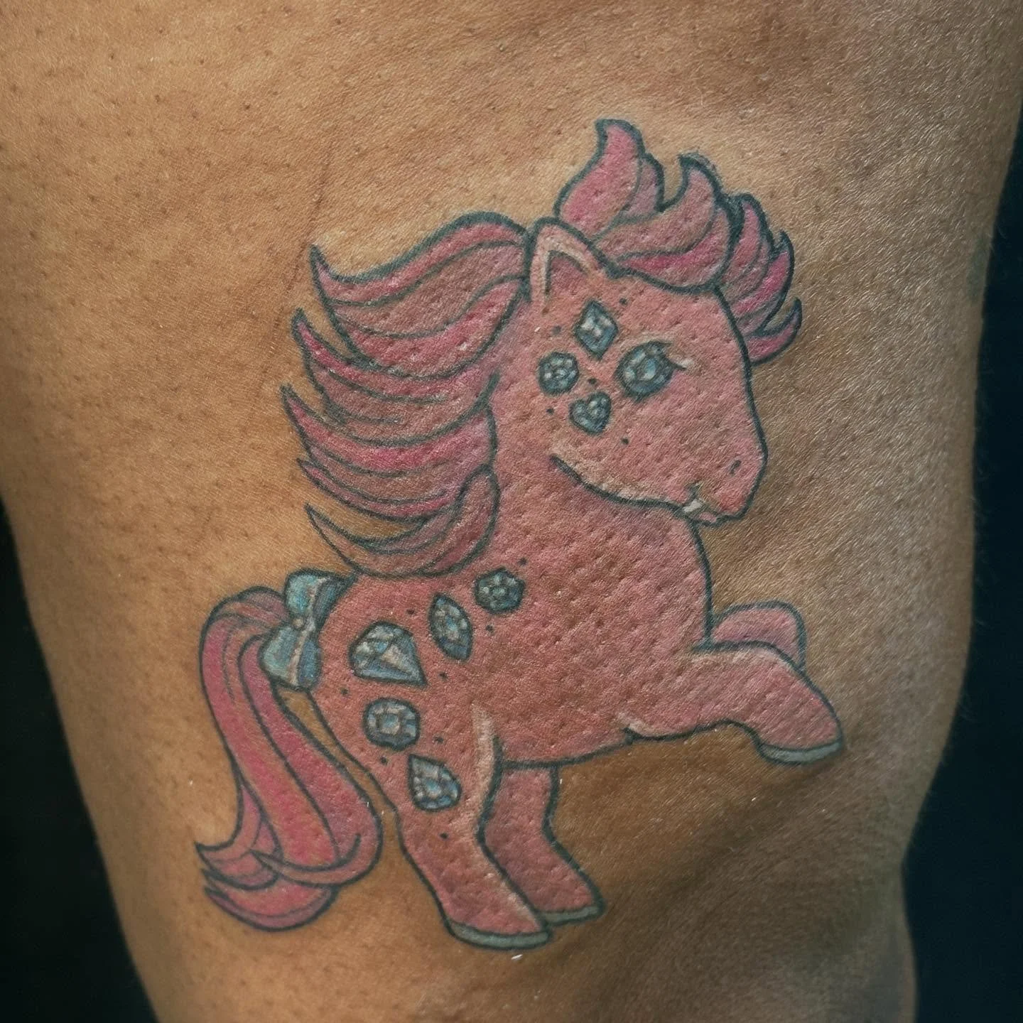 In love with this pony tattoo done by Caroline! To book with her, fill out the form in our bio or call/text 732-503-8469

#njtattooartist #njtattooshop #njtattoo #bricknj #oceancountynj #radiantenergytattoo #tattoo #pony #ponytattoo #mylittlepony #my