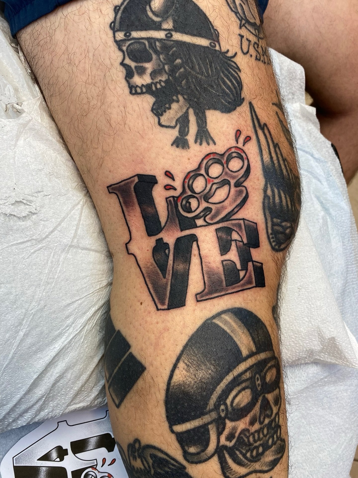 Super fun tattoo done by Rich! Click the link in our bio to book with him!

#lovetattoo #boldtattoo #brassknuckles #blackandgreytattoo #njtattooshop