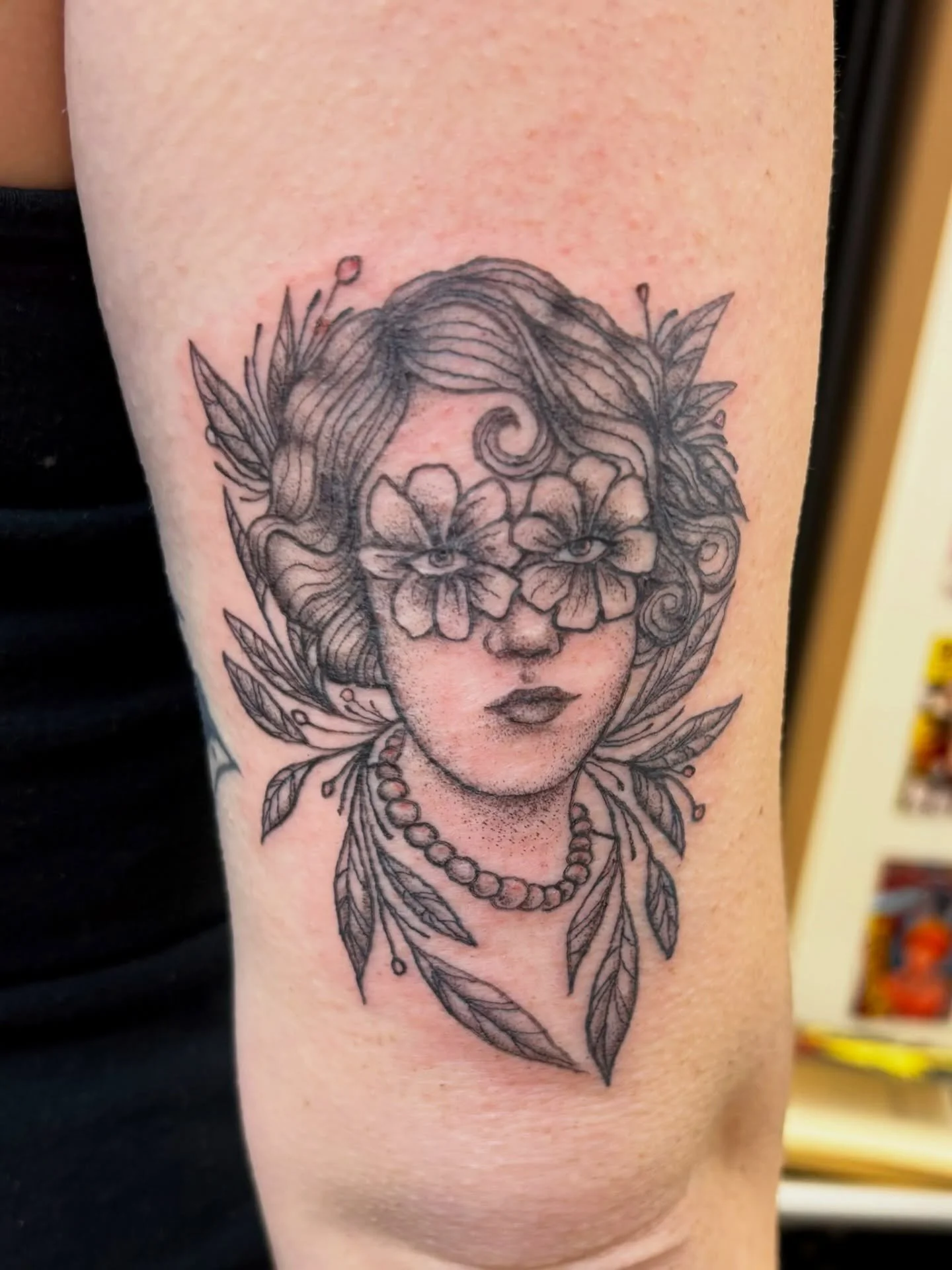 Beautiful flower lady done by Casey from her flash! All our artists have lots of flash to chose from so click the link in our bio to book their flash pieces 🌸

#flowertattoo #neotraditionaltattoos #blackandgreytattoo #ladyfacetattoo #njtattooshop
