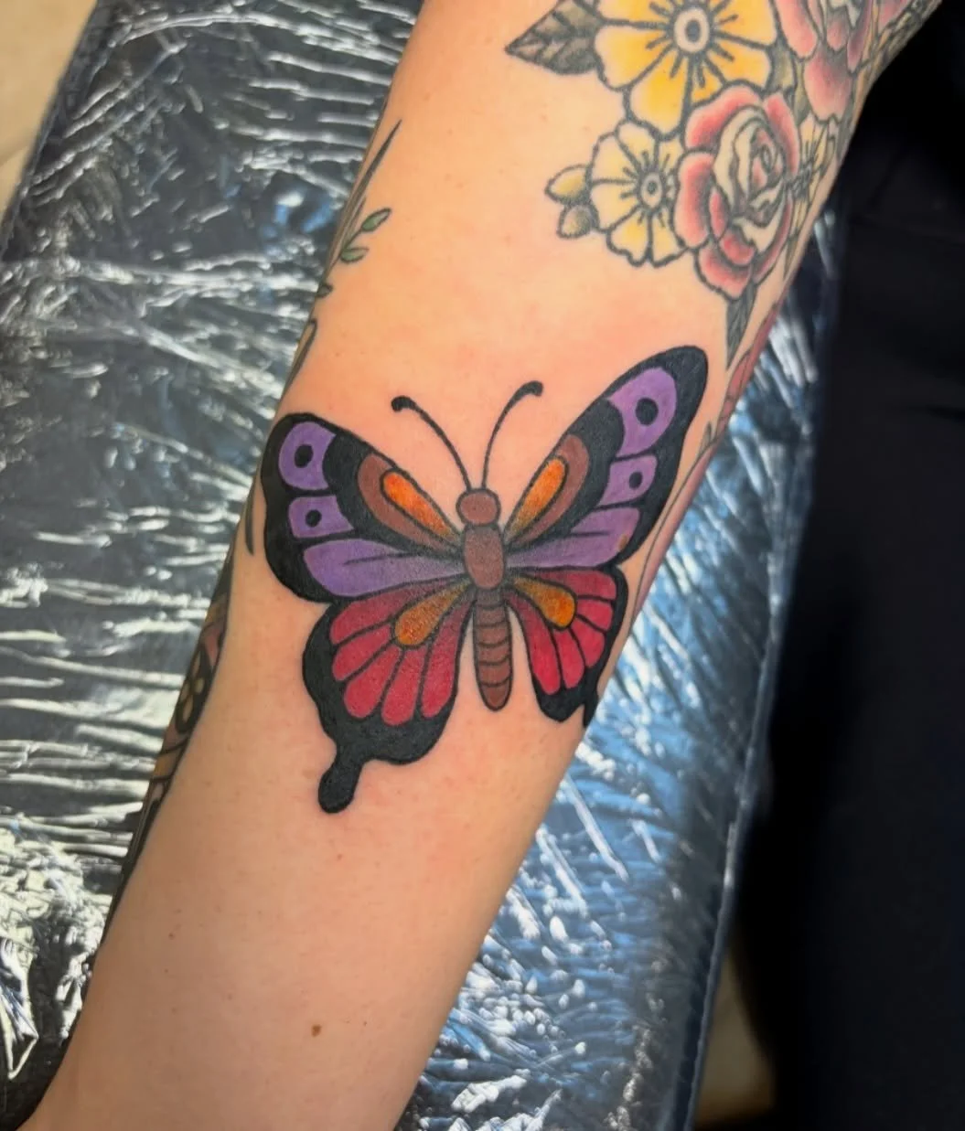 Obsessed with this butterfly done by Casey 🦋 Shed love to do more color tattoos so click the link in our bio to book with her!

#butterfly #butterflytattoo #traditionaltattoo #colortattoo #njtattooartist