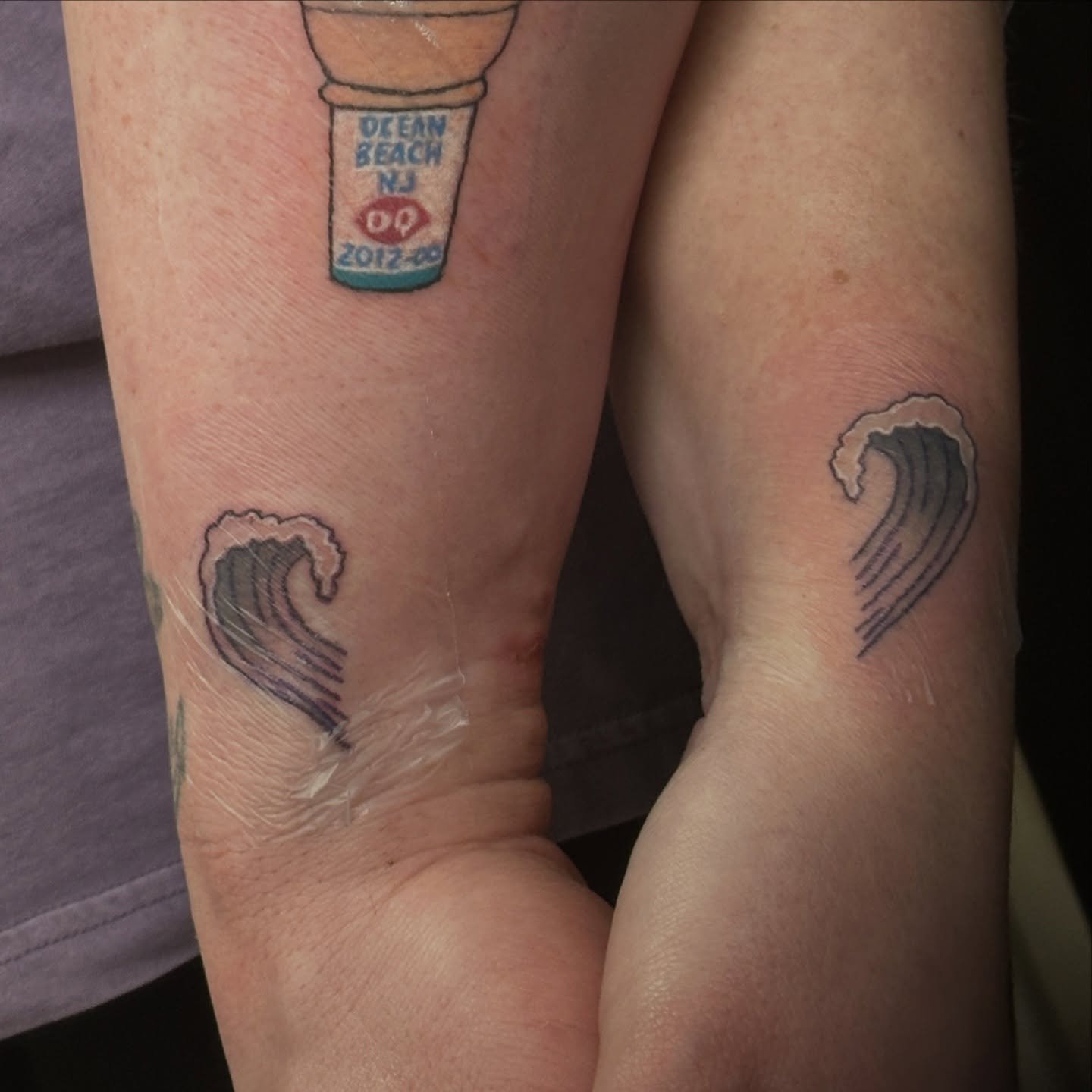 Matching wave tattoos done by Caroline 🌊 Fill out the form in our bio to book with her!

#matchingtattoo #wavetattoo #hearttattoo #njtattooartist #njtattooshop