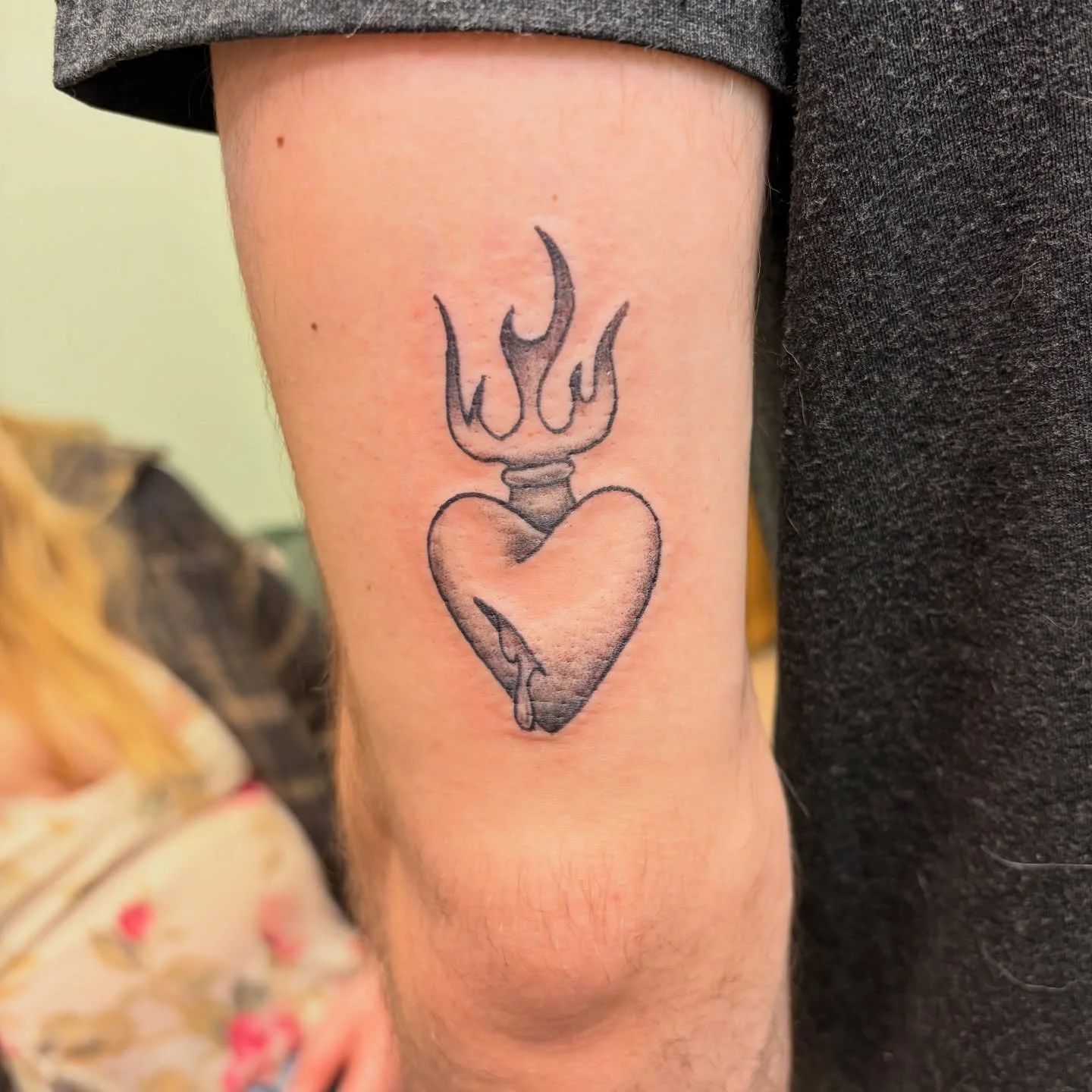 Super cool sacred heart done by Casey! She loves doing traditional style tattoos so fill out the form in our bio to book with her ❤️&zwj;🔥

#sacredheart #sacredhearttattoo #traditionaltattoo #blackandgreytattoo #njtattooshop