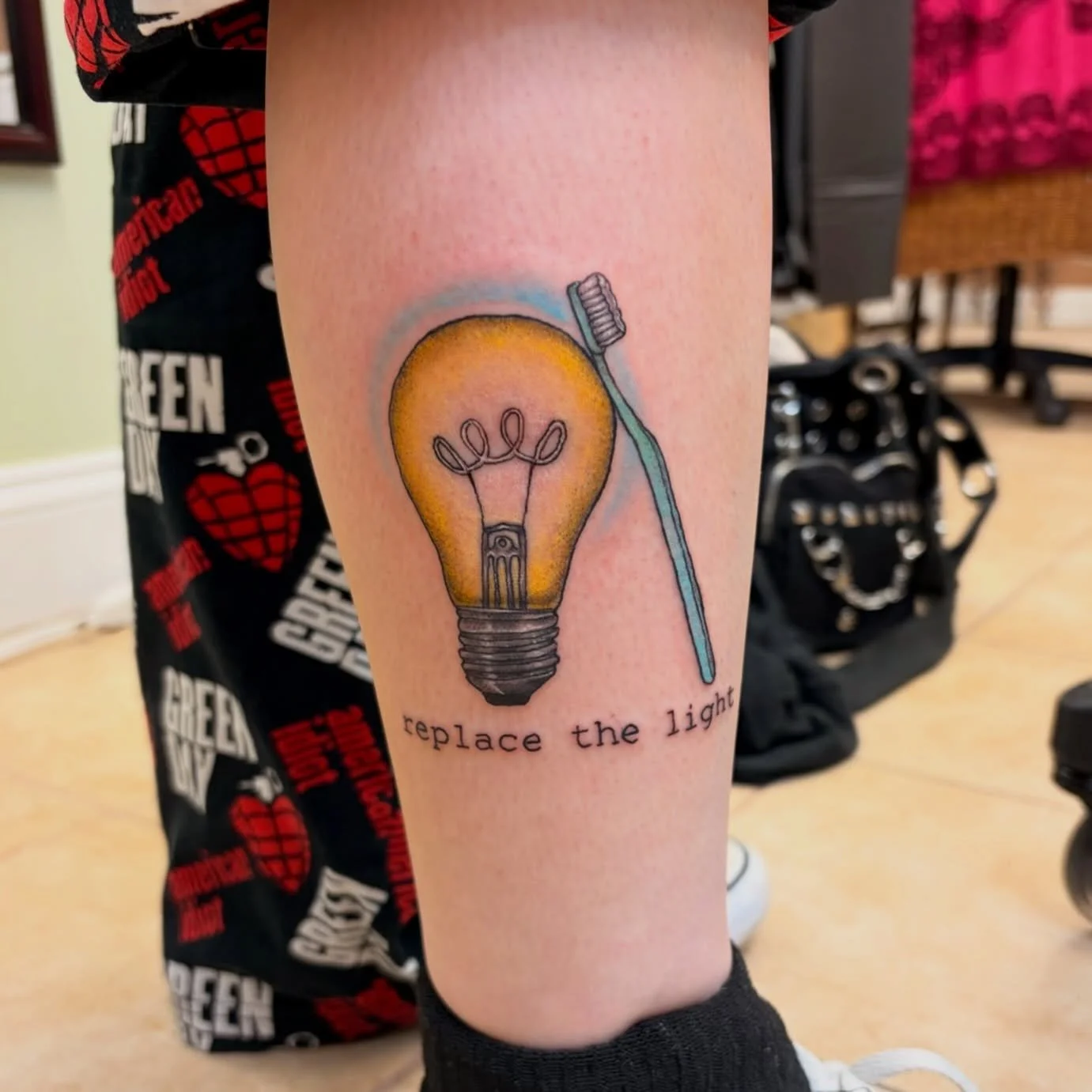 Amazing piece inspired by a song done by Casey 💡 she loves doing color tattoos so fill out the link in our bio to book with her!

#colortattoo #songtattoo #lightbulbtattoo #njtattooshop #njtattoo